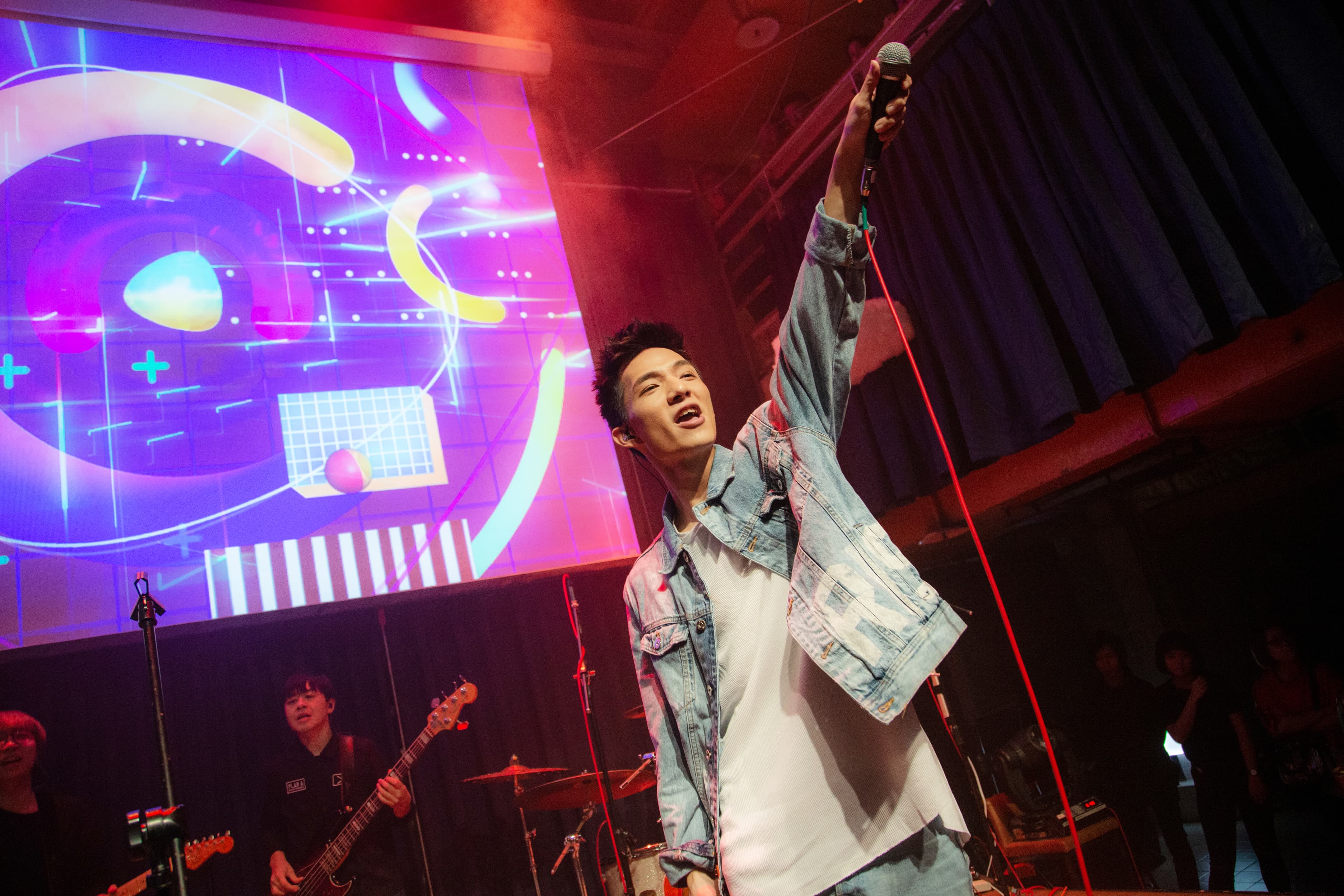 黃奕儒(Ezu)在西門紅樓河岸舉辦首場個人售票演唱會《不孤單的飛人》。(相映國際提供)