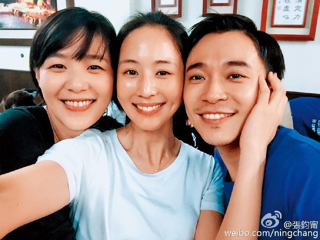 吳青峰與張鈞甯是焦安溥圈內好友,張鈞甯已經在第一時間搶當乾媽。(翻攝自張鈞甯微博)