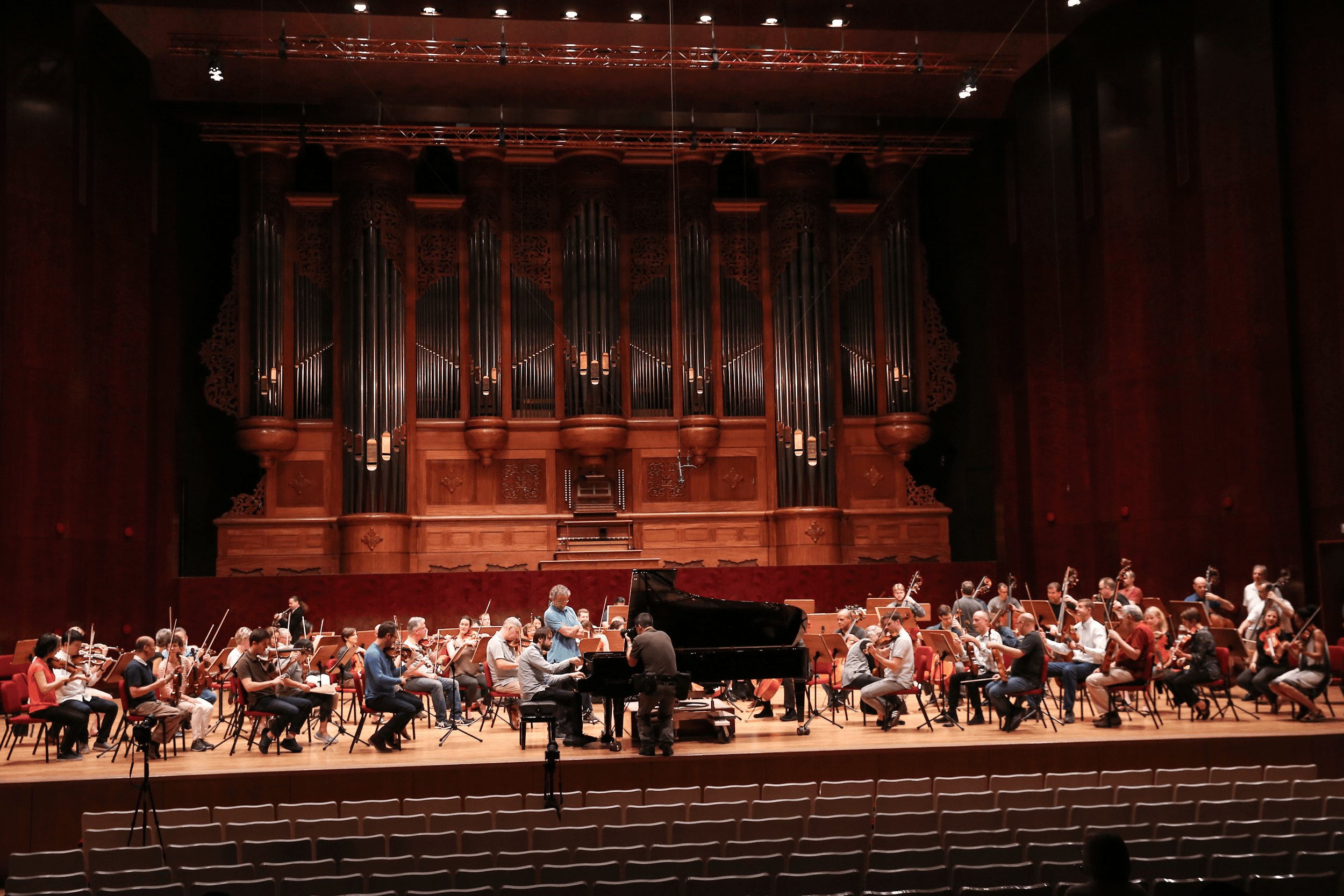 時隔32年,克里夫蘭管弦樂團日前二度訪台,將於今明兩天在國家音樂廳演出,圖為彩排畫面。