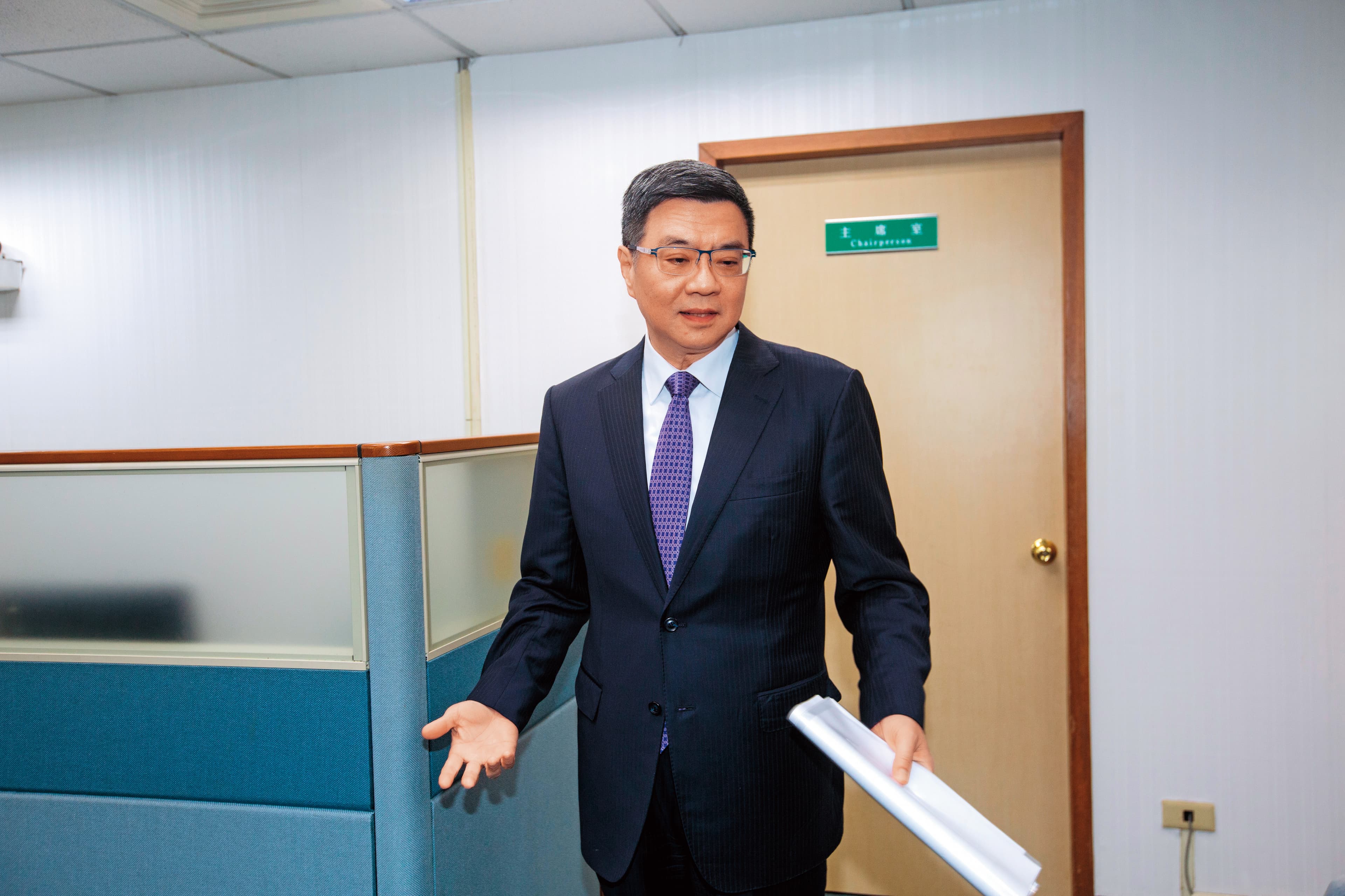 面對蔡賴協調難題,民進黨主席卓榮泰(圖)也成黨內箭靶,遭英系人士私下責難。