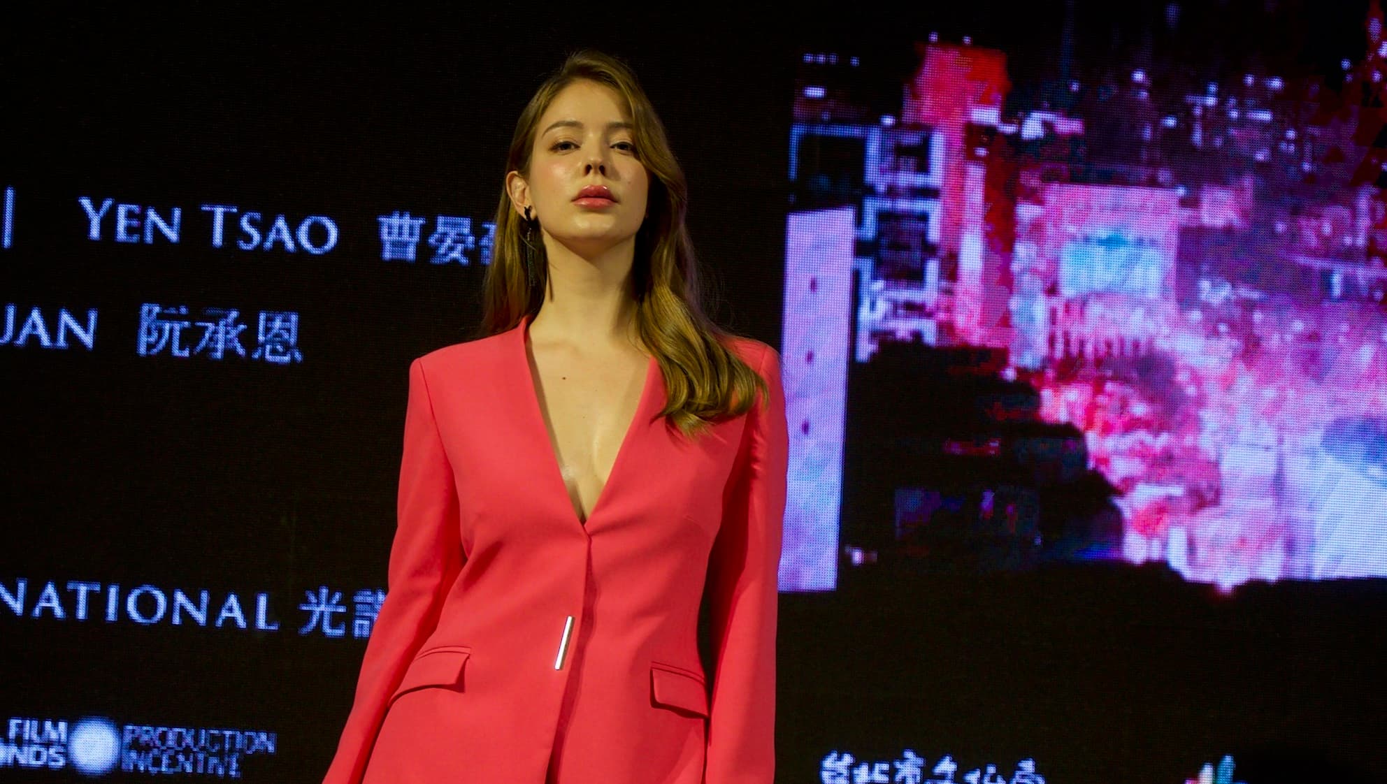 安妮演吸血鬼,不怕裸露,因為接下來要拍寫真集,一直在認真鍛鍊。(光譜映像提供)