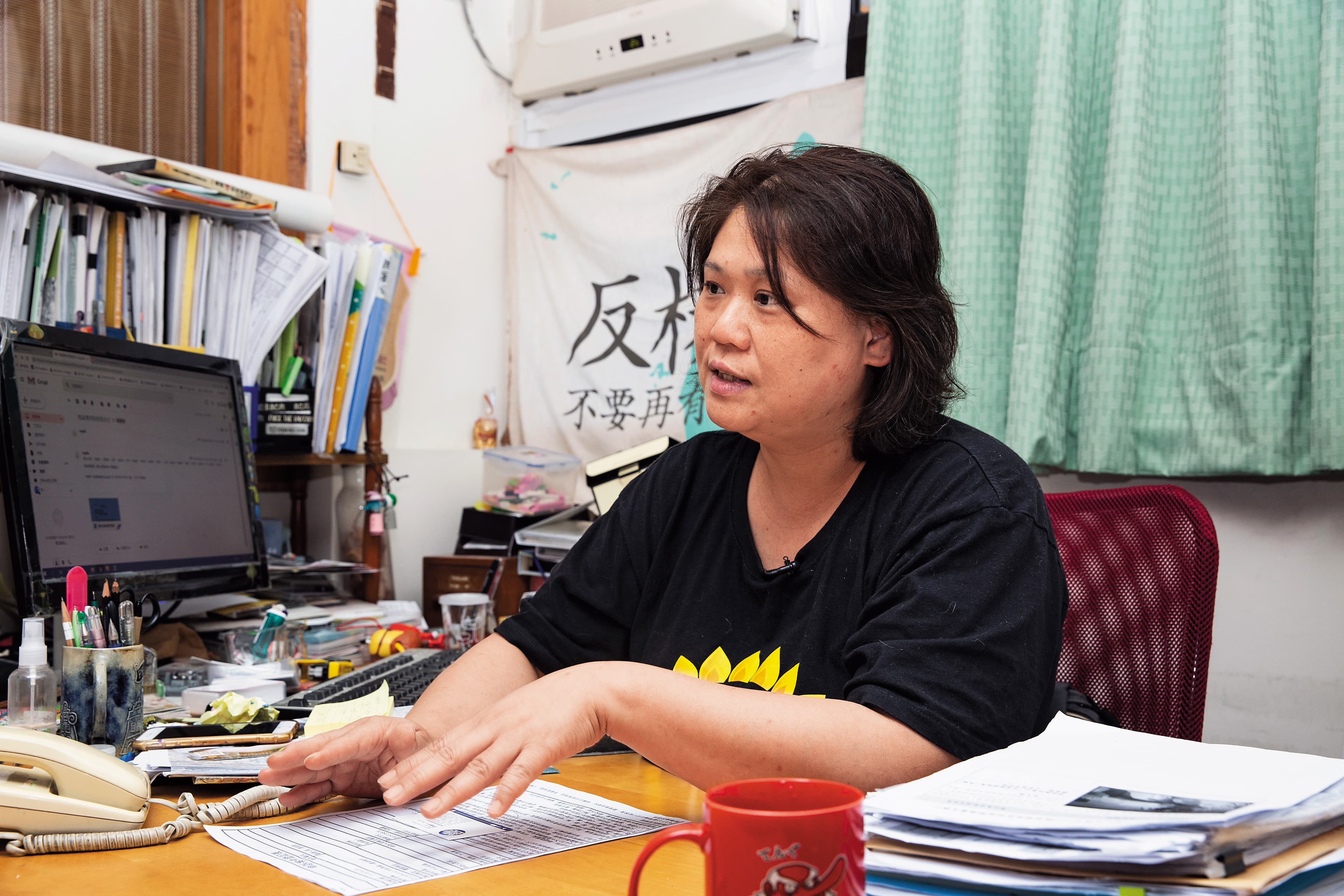 人本基金會執行長馮喬蘭指出,校方可能想還原霸凌真相,卻弄巧成拙,造成孩子更大的傷害。