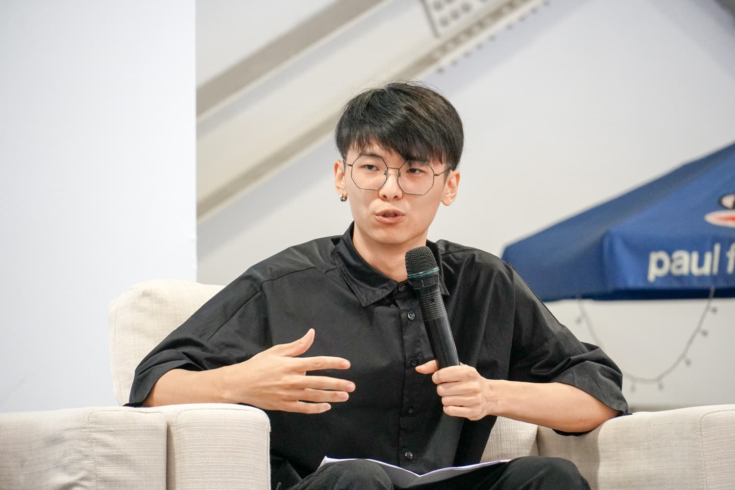 Pony認為故事要流暢，作者需要沉浸在角色的內心世界。