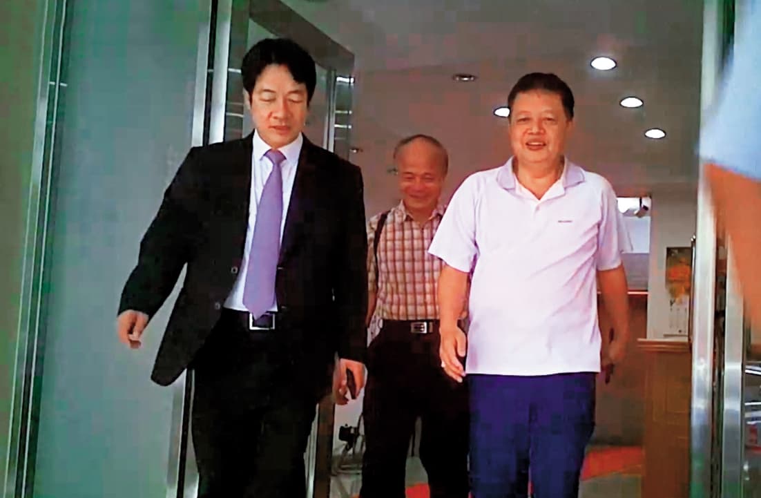 04/30 13 : 44,本刊直擊,賴清德4天內5度進出台南市府北辦。