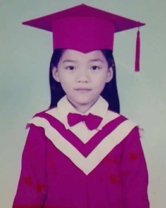 幼稚園畢業的黃捷，模樣清秀。（黃捷提供）