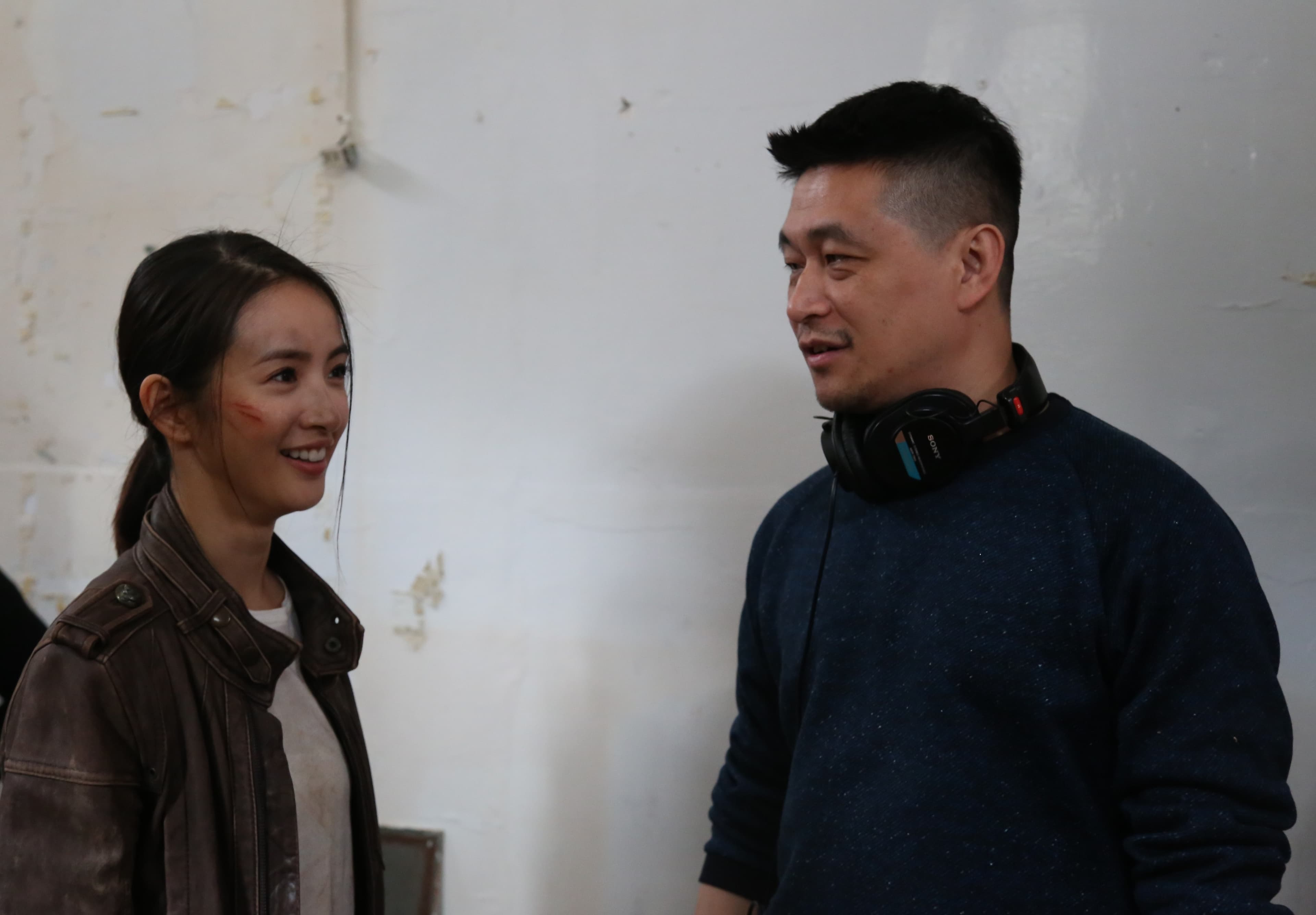曾合作過《甜蜜殺機》的導演連奕琦（右），與林依晨再次合作，挑戰活屍題材。（台北電影節提供）