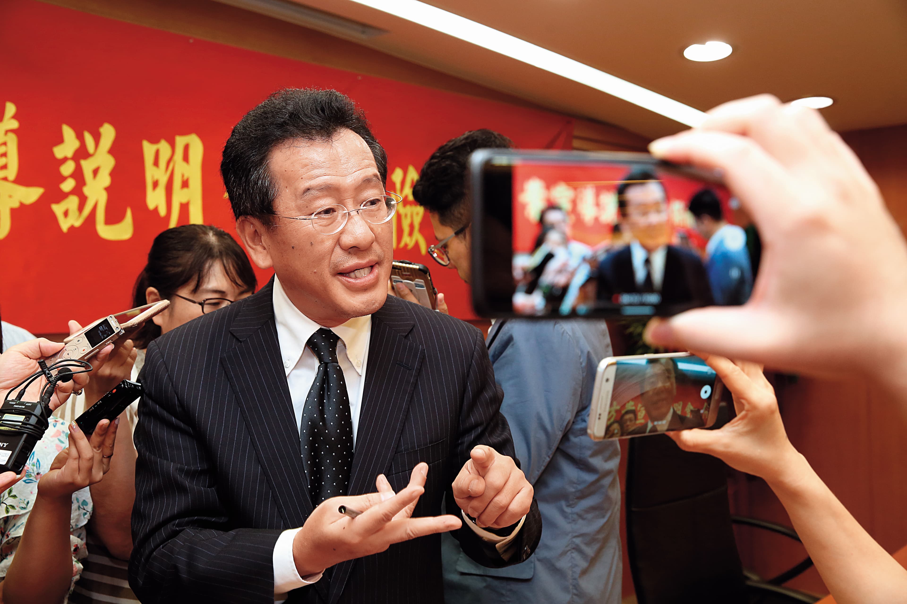 金管會主委顧立雄日前表示,金融業應厚實資本,多提準備金,不要把錢都發完。