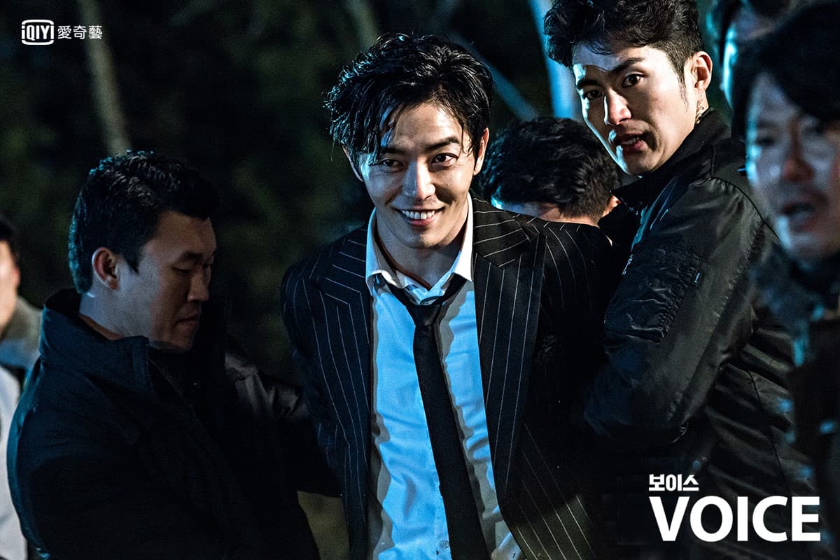 金材昱在《VOICE》演出毛泰九,瘋魔的演技讓人難忘。(愛奇藝台灣站提供)