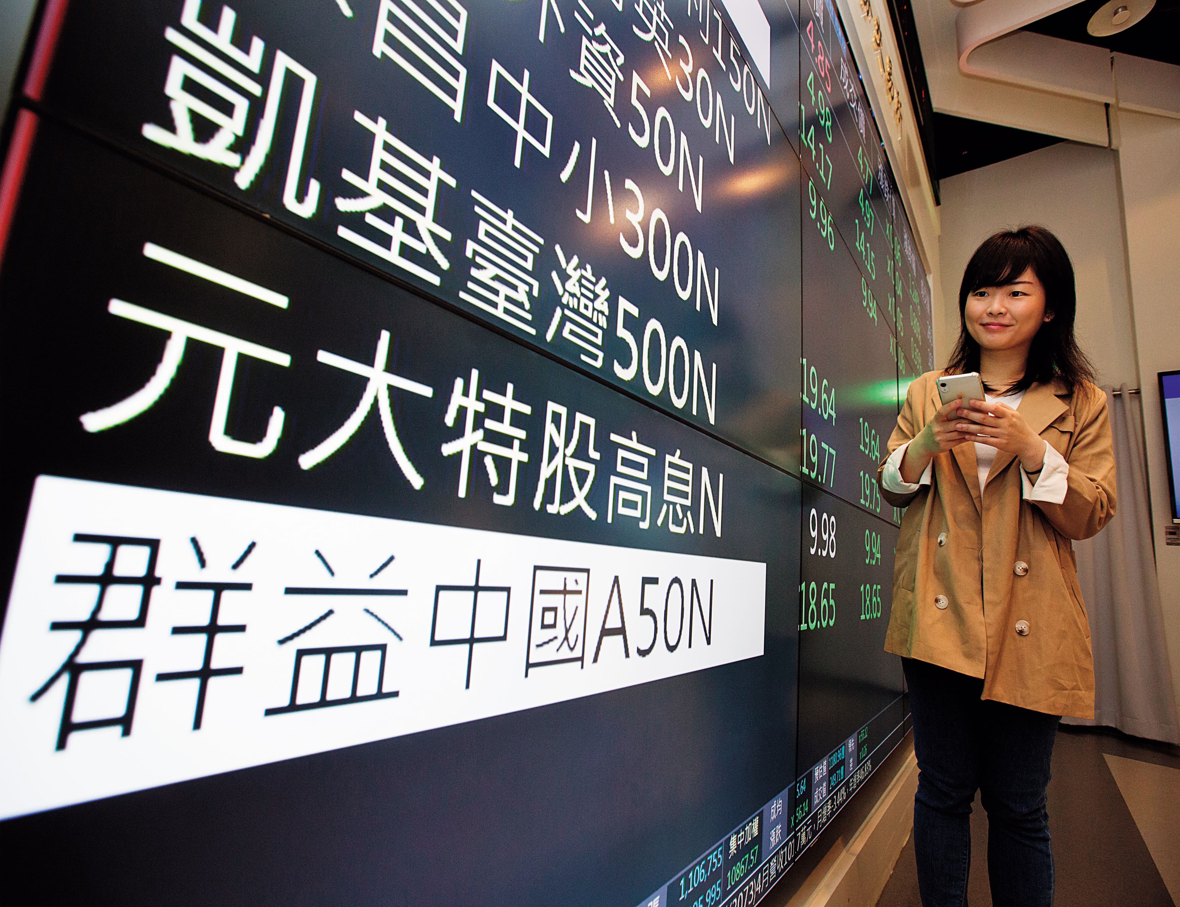 首批上市櫃的10檔ETN，多是追蹤國內投資人熟悉的標的指數。