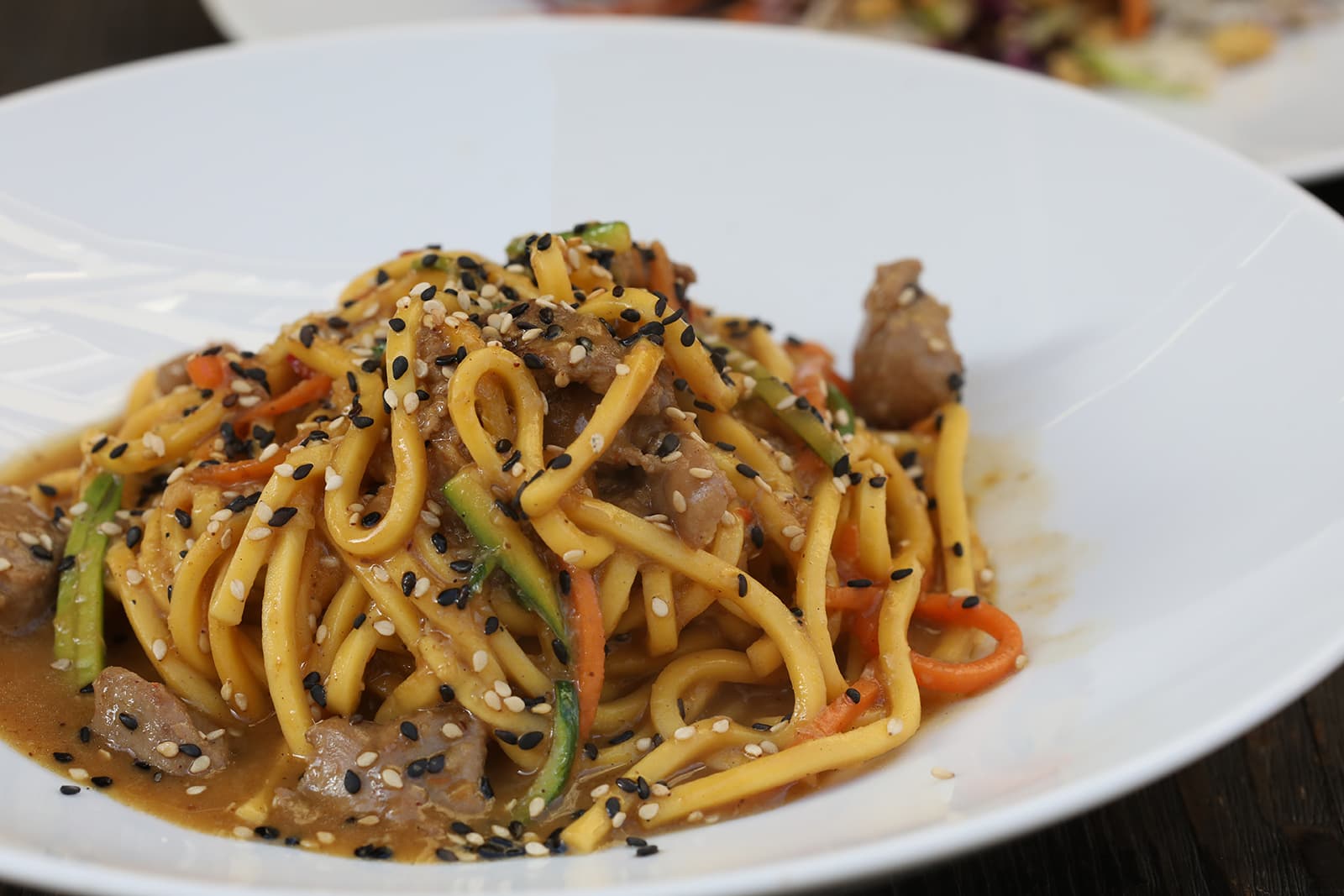 很像三杯調味的「Bigoli Anatra E Arancia」鴨肉圓粗麵,很適合點一杯口味清淡的啤酒搭配。(12歐元/份,約NT$419)