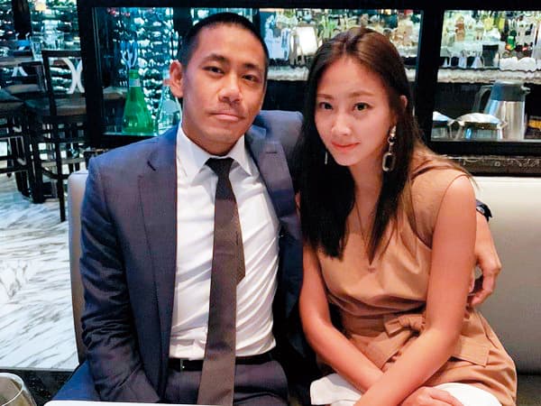 陳薇與「德翔海運」的少東陳劭翔熱戀,男友更在馬爾地夫向她求婚。(翻攝陳薇IG)