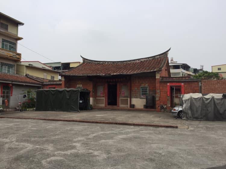 文化局原預定今天將到「劉家新厝」進行古蹟會勘,沒想到週一發公文預告卻變成「催拆令」。(翻攝自張豐藤臉書)