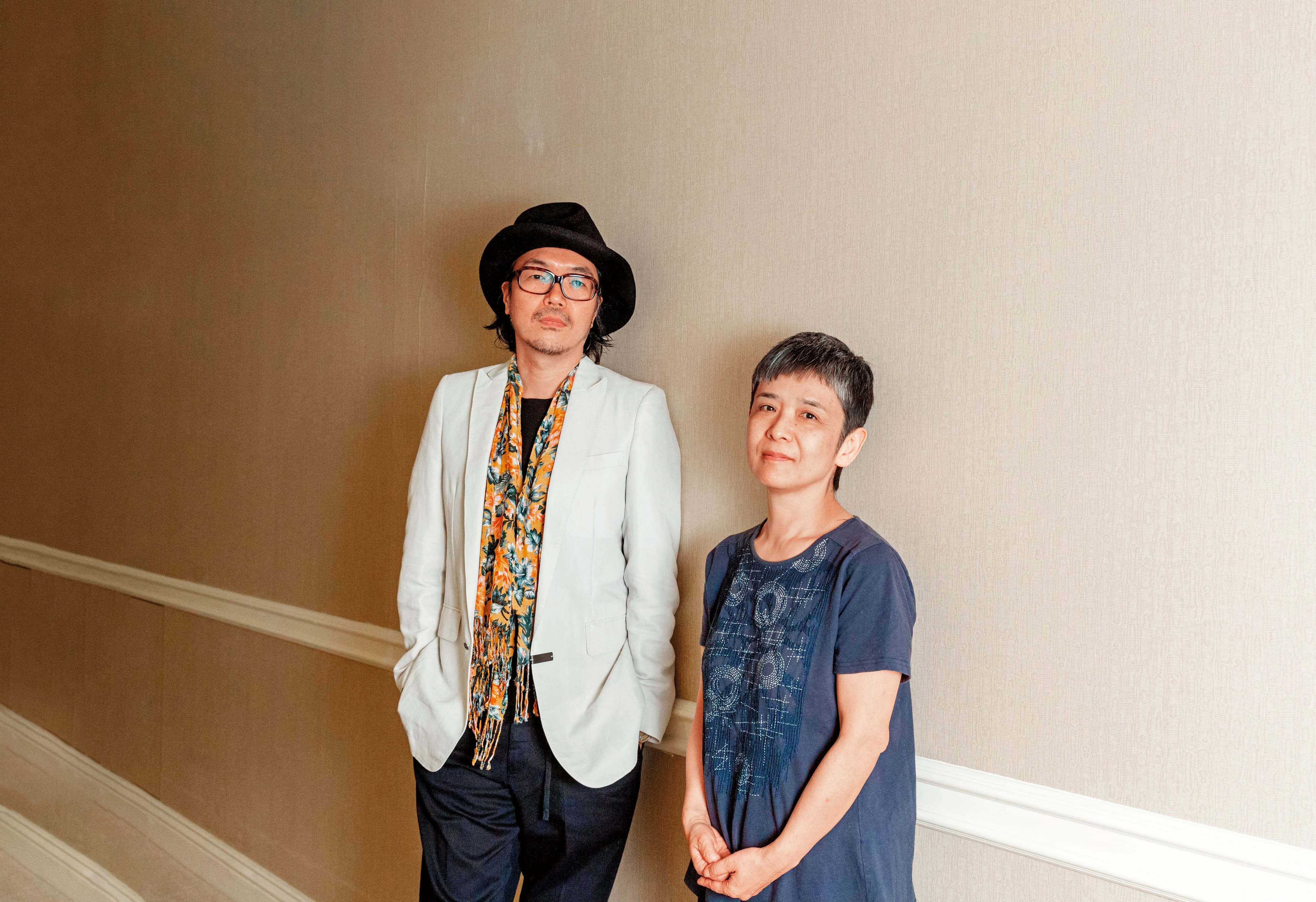 半野喜弘（左）和小坂史子是舊識，半野寫《亡命之途》的劇本時便打定主意，電影若在台灣拍攝，便找她擔任監製。  
