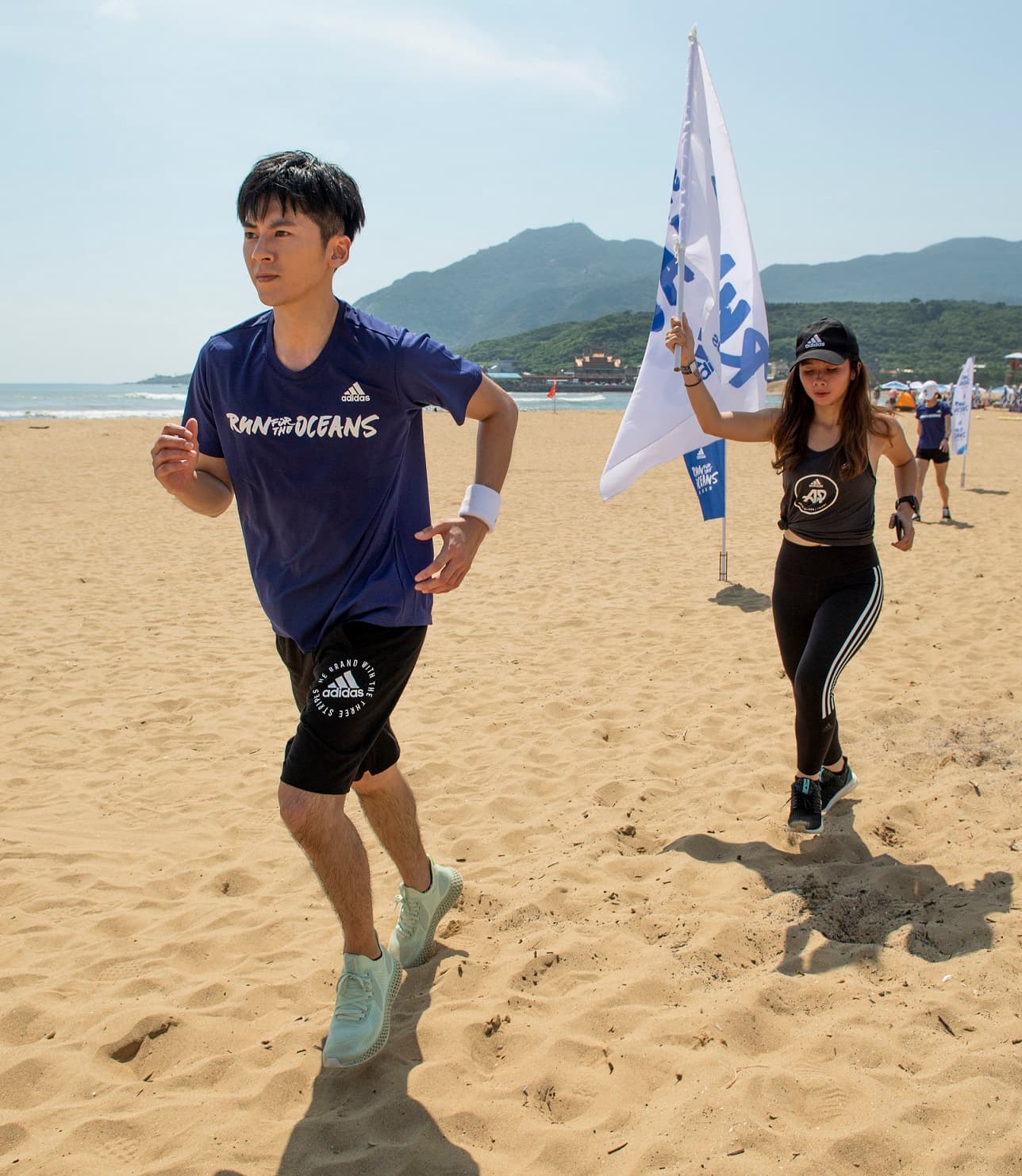  李國毅腳傷尚未康復，熱血參與環保路跑。（adidas提供）