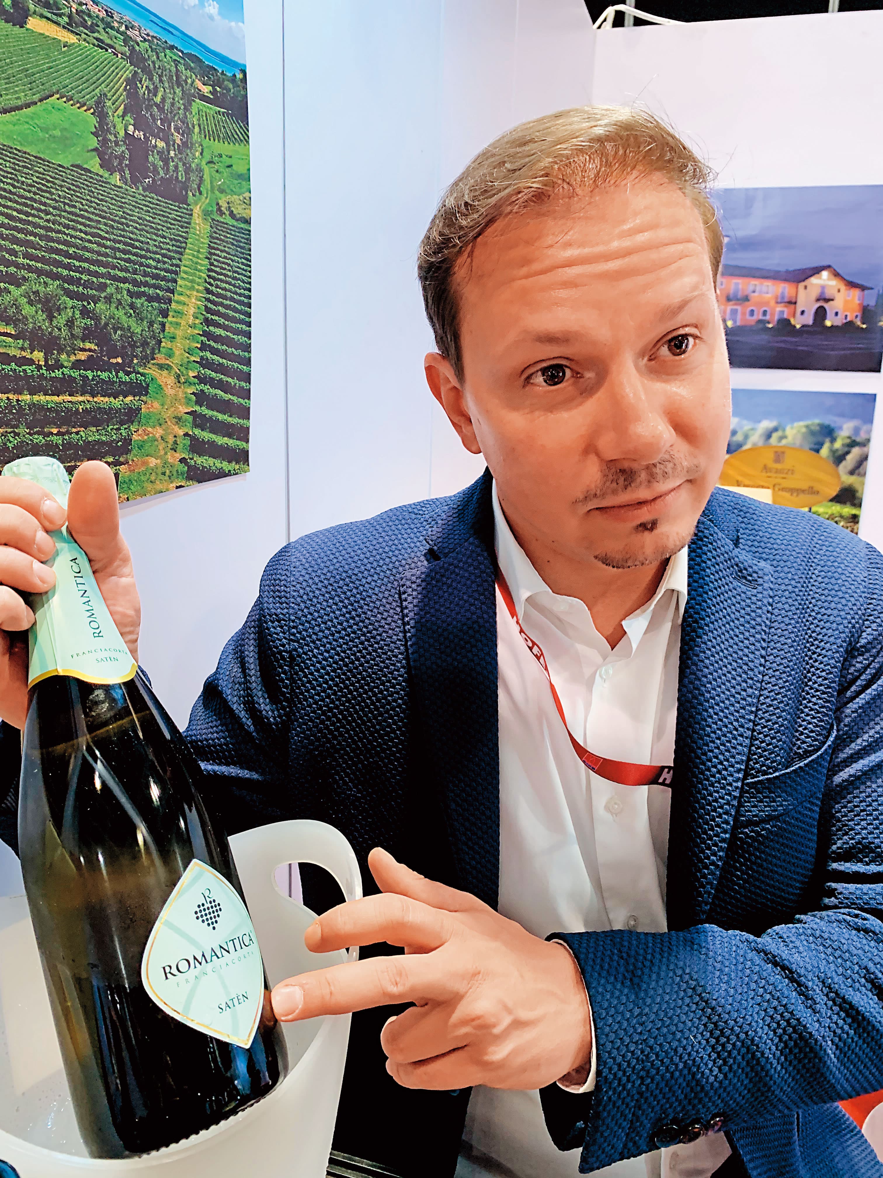 義大利酒莊Avanzi第三代傳人Nicola,親自介紹Franciacorta產區特有的Saten,瓶內只加18至20g少量的糖,比一般香檳少一個大氣壓。