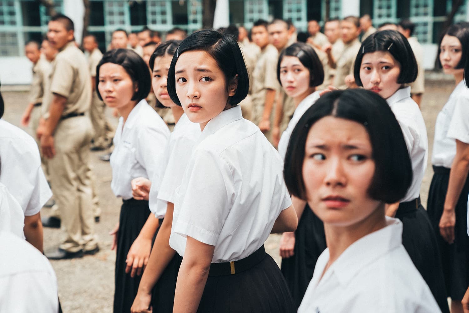 王淨在《返校》飾演方芮欣（中），她是少數還記得張明暉老師的人。（影一製作所提供）