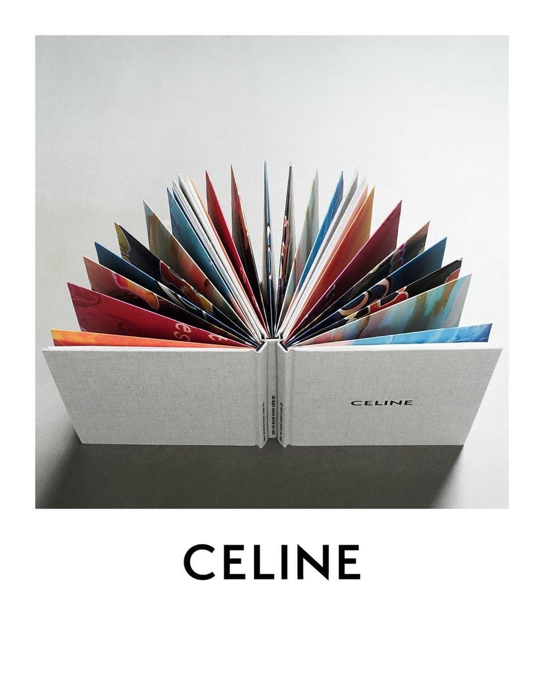 CELINE 2020男裝秀邀請卡，一改以往設計總監熱愛黑白的風格。（CELINE提供）