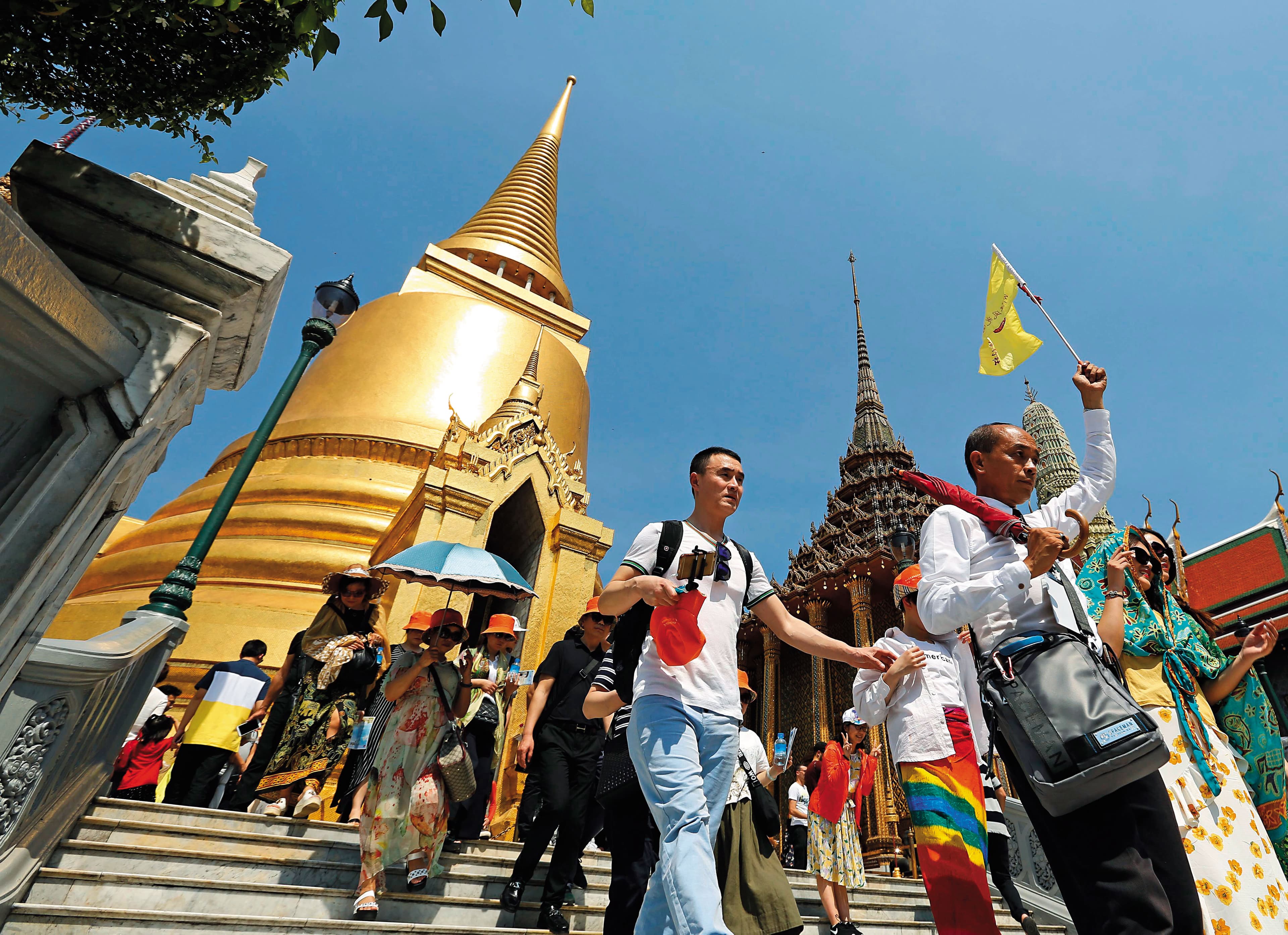 國內信用卡競爭激烈，銀行都會祭出高百分比的海外消費回饋，但注意不少卡片有時間限制。（東方IC）