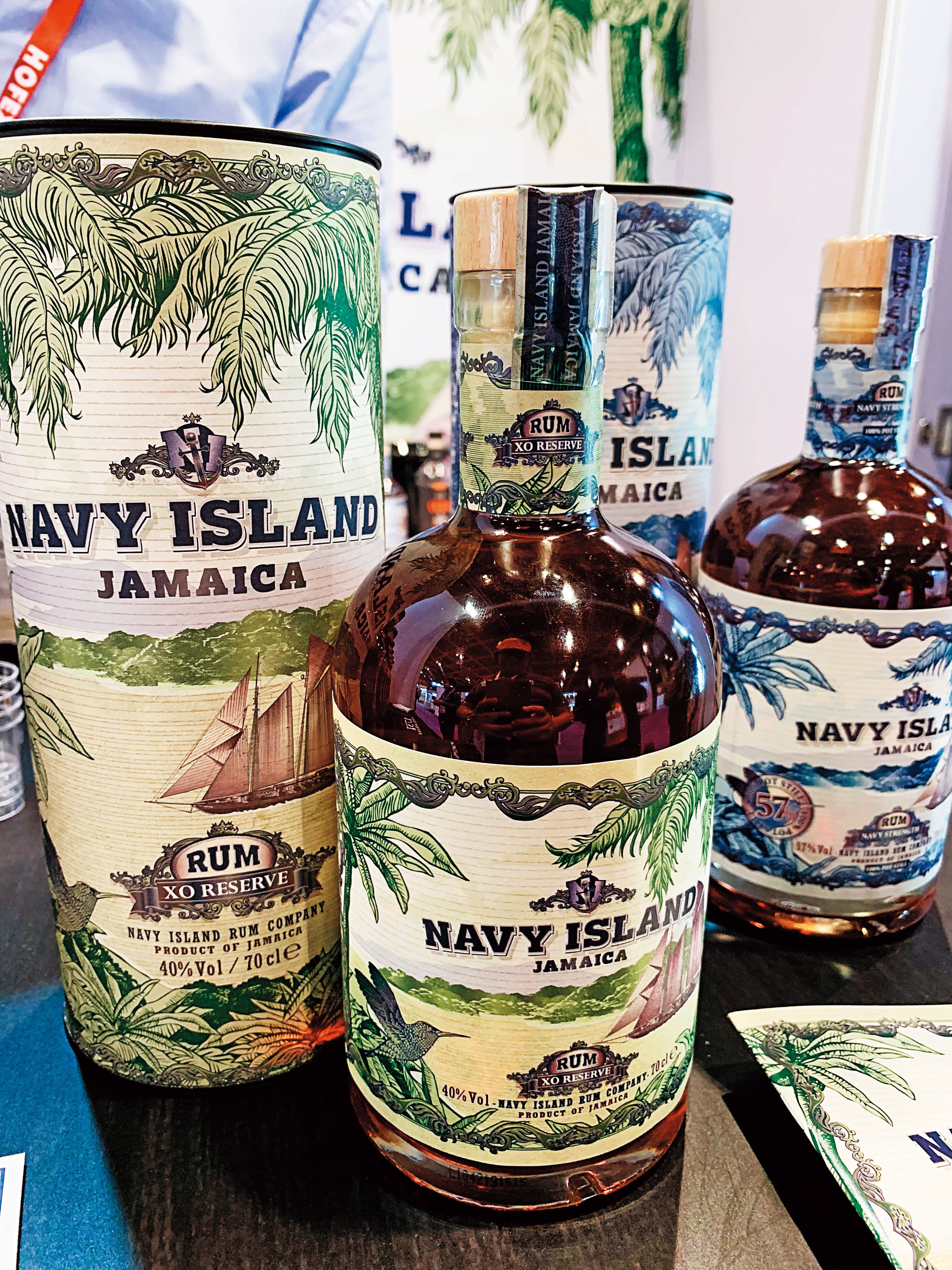 Navy Island是牙買加的熱帶小島,因是18世紀英國皇家海軍駐地而得名,綠標為XO Reserve,藍標為Navy Strength。
