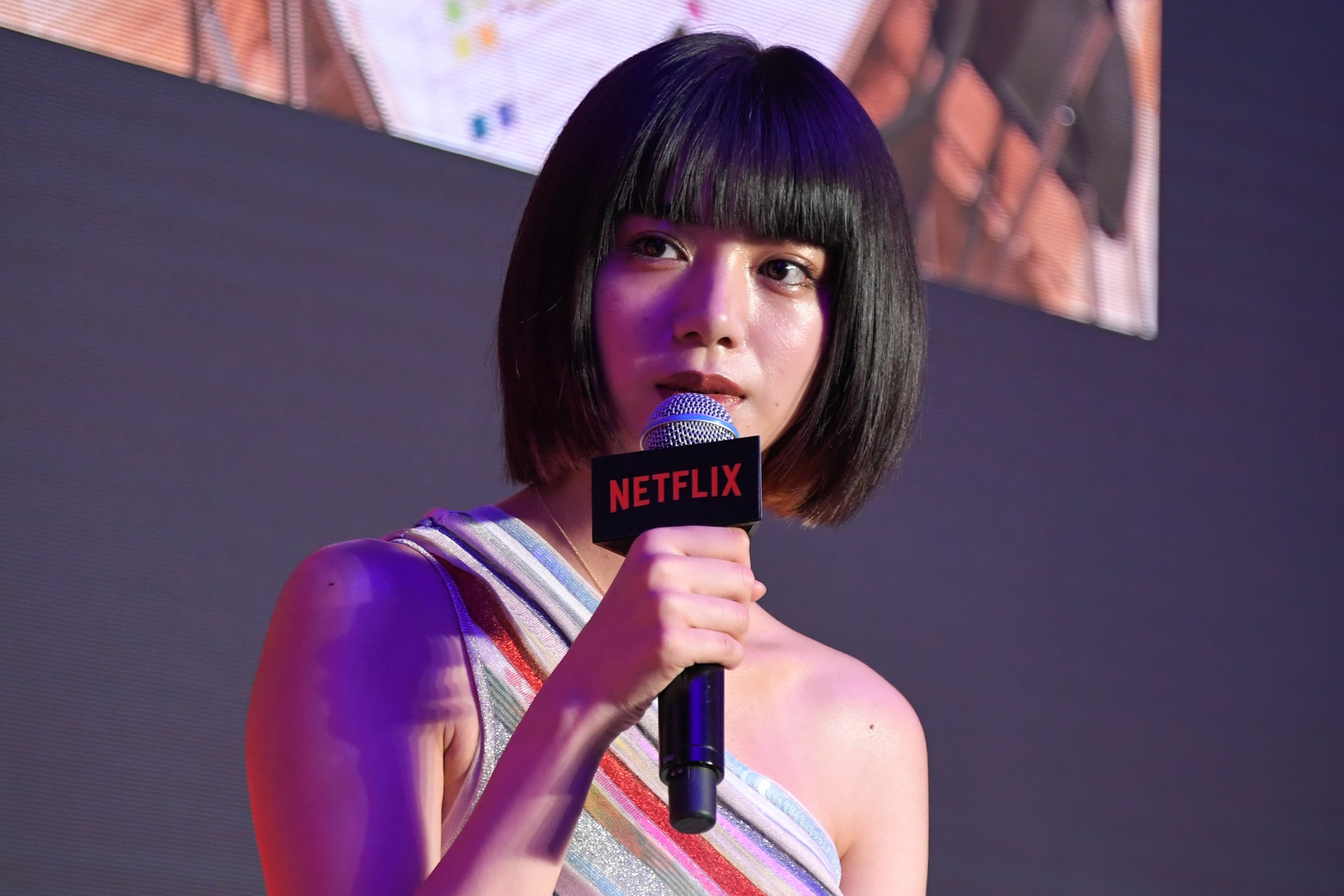 池田依來沙在新戲《Followers》飾演懷抱星夢,前來東京打拚的演藝圈新人。(Netflix提供)