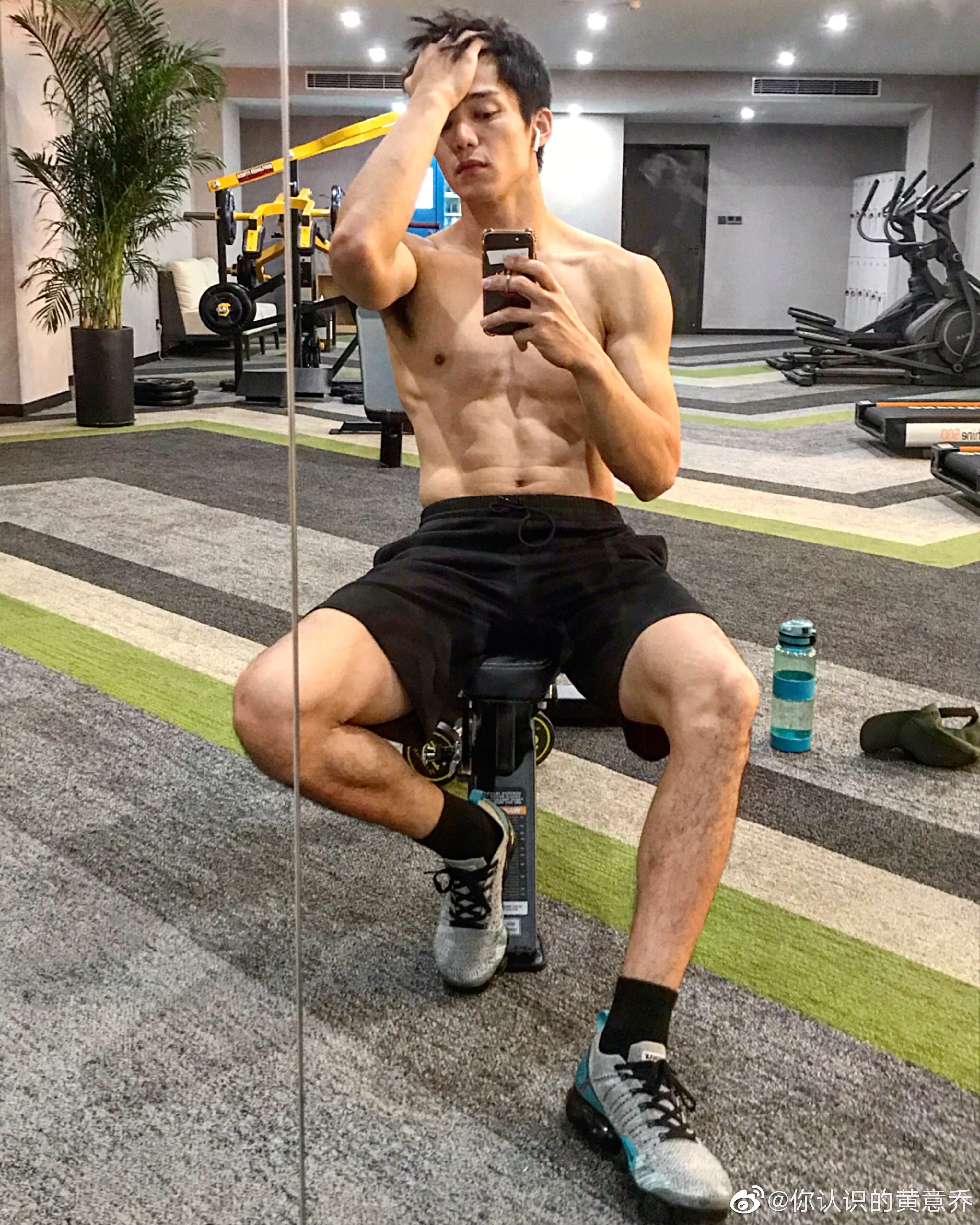 黃意喬總不吝嗇分享身材。（翻攝自黃意喬微博）
