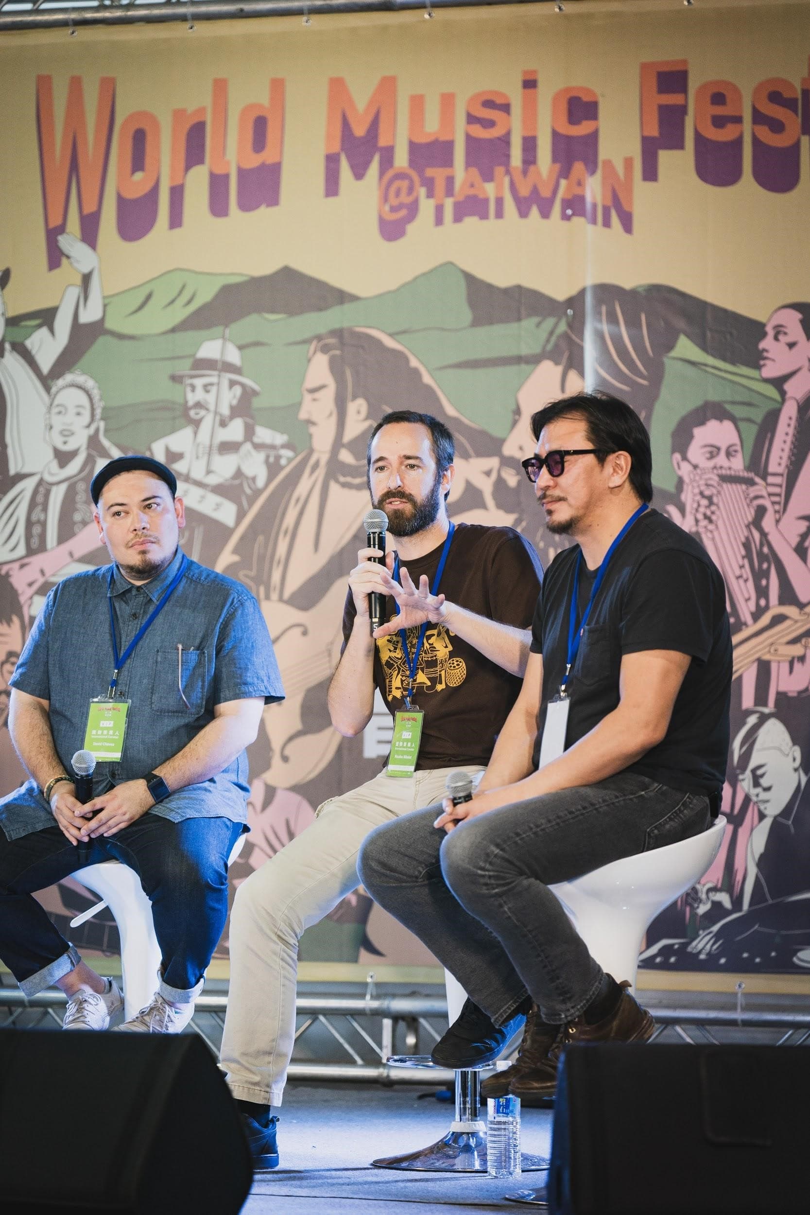 「壽喜燒遇見世界」製作人暨藝術總監尼可拉希伯雷(中)前陣子曾來台灣出席音樂活動。(風潮唱片提供)
