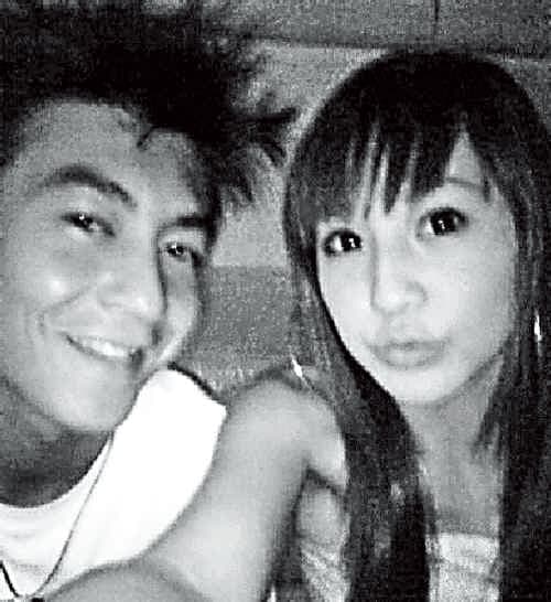 不僅小煜,Mika也熱貼陳冠希,2人因此傳出曖昧。