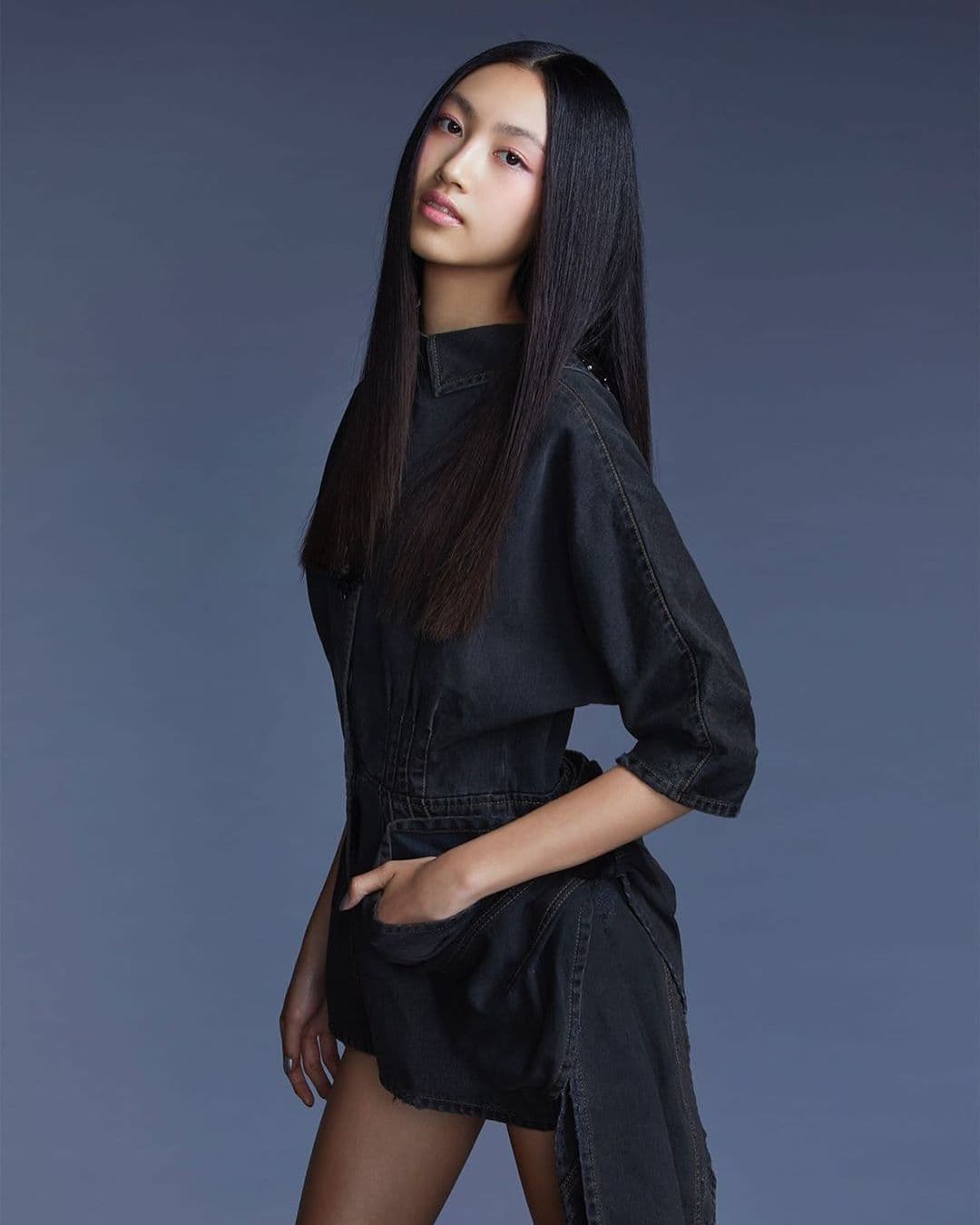 任晴佳五官清秀加上名模身材,被網友大讚勝過木村拓哉女兒木村光希。(翻攝自任晴佳IG)