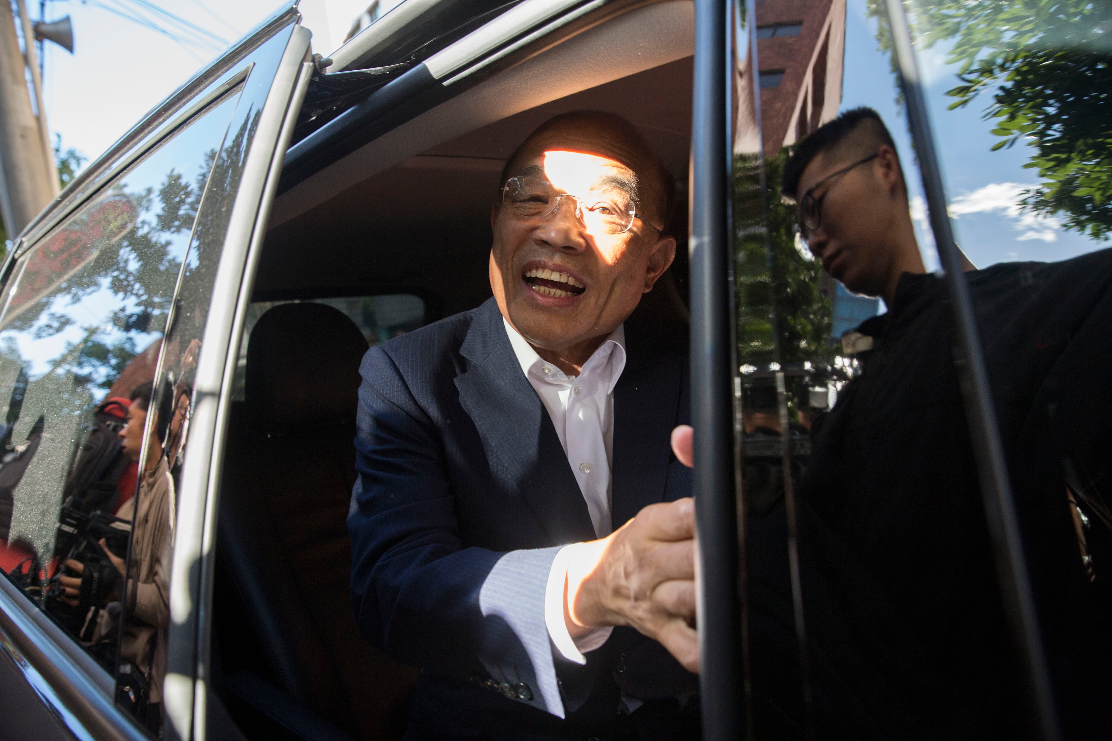 行政院長蘇貞昌昨日提出,過去柯文哲曾說連任市長後,會支持蔡英文爭取連任。