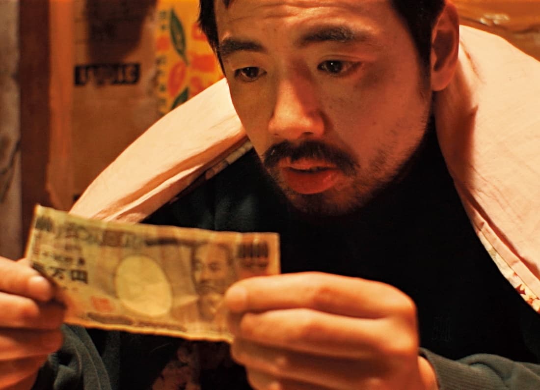 演員松浦祐也在《海角上的兄妹》飾演和田光沙的哥哥,為了生活而成為妹妹的皮條客。(光年映畫提供)