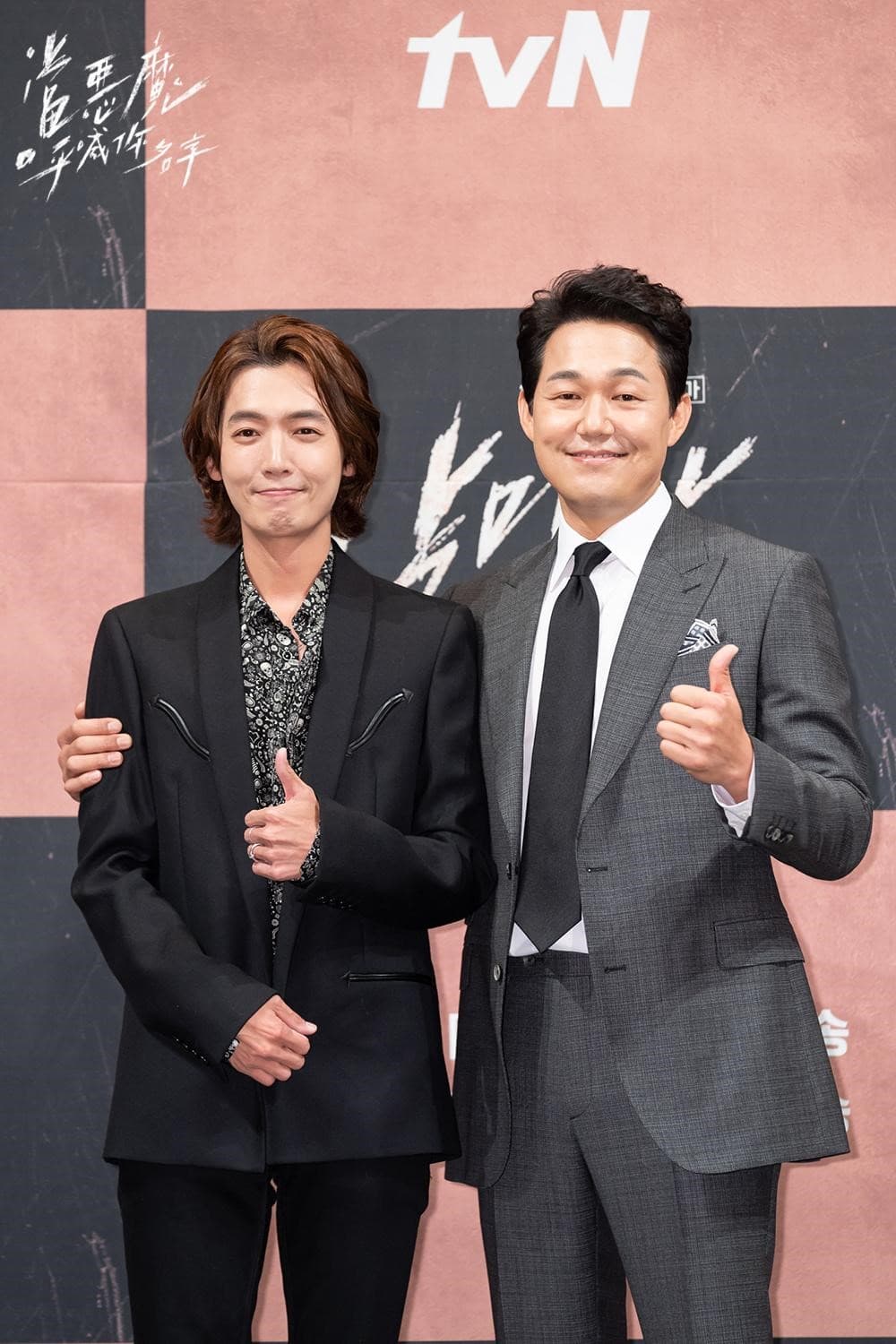鄭敬淏(左)、朴誠雄(右)時隔1年再度合作,互稱對方是「靈魂伴侶」。(愛奇藝台灣站提供)