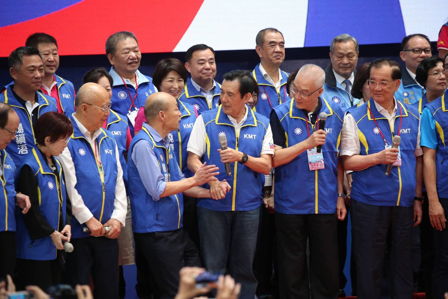 國民黨全代會今天(28日)上午登場,正式通過提名韓國瑜參選總統,黨內高層齊聚一堂。