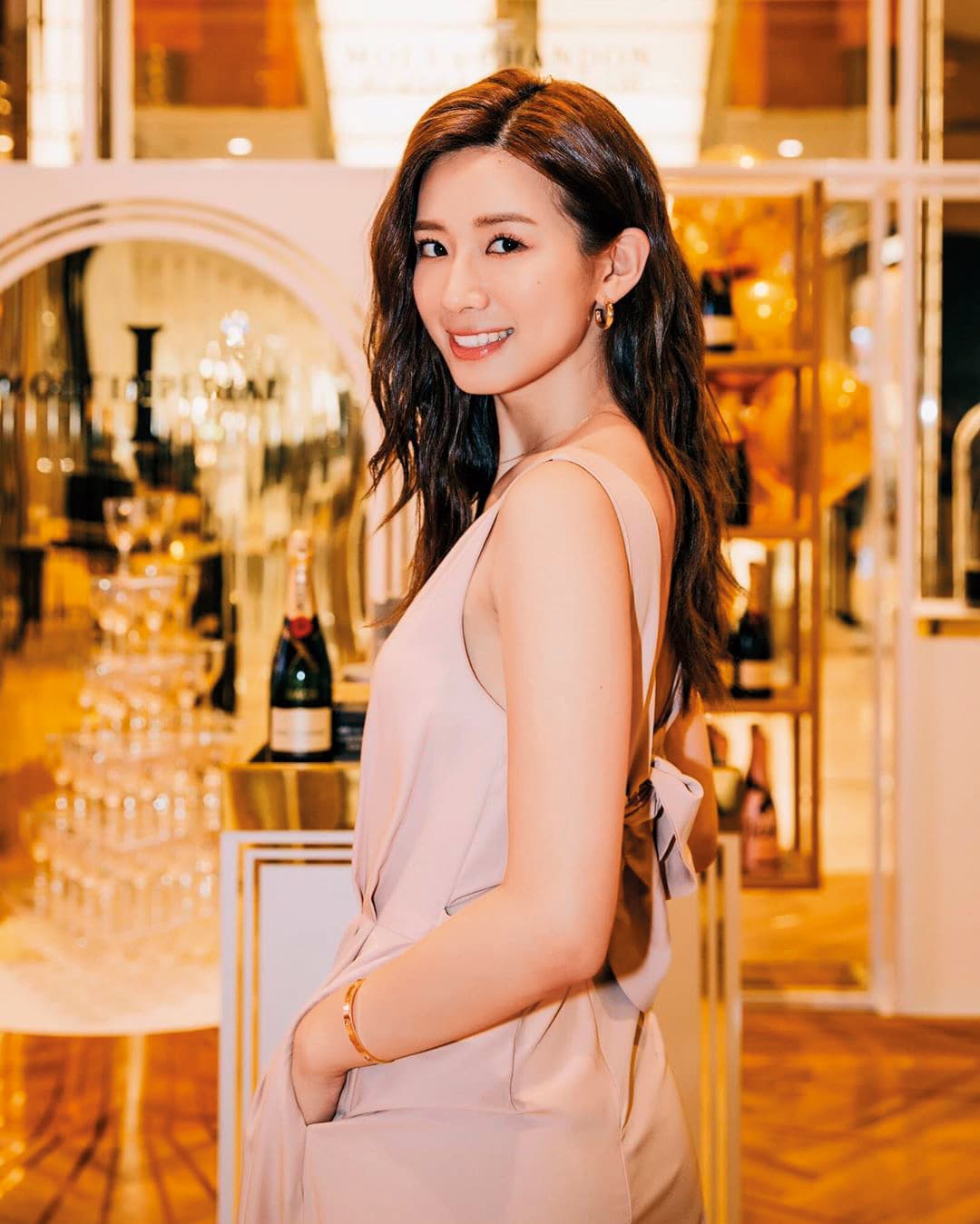 趙岱新近來從主播界跨至時尚圈,全身散發女神氣場,受到外界關注。(翻攝自趙岱新IG)