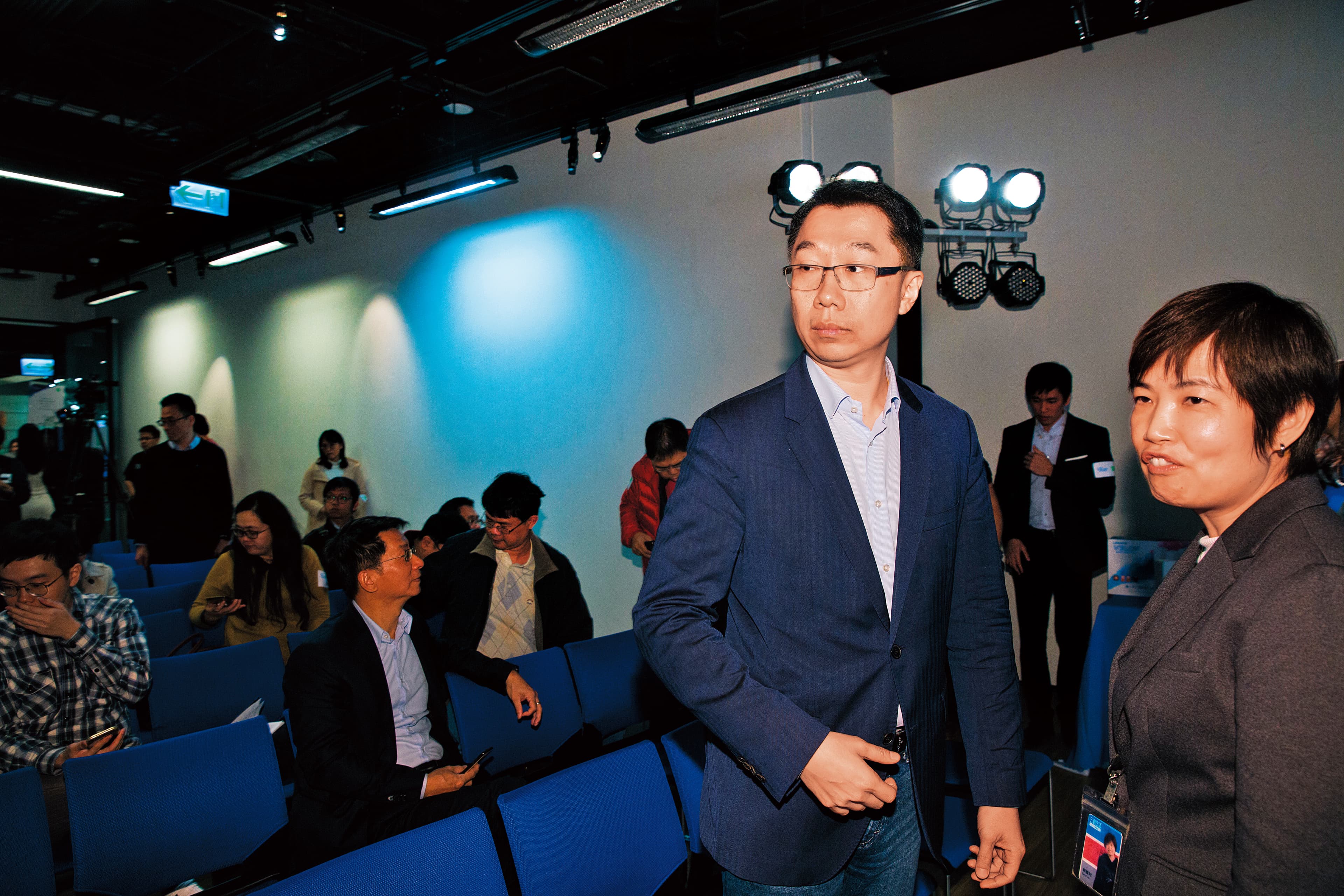 郭台銘動向牽動柯P參選意願,柯P心腹蔡壁如與郭的兒子郭守正在國民黨初選期間就曾私下聯繫。