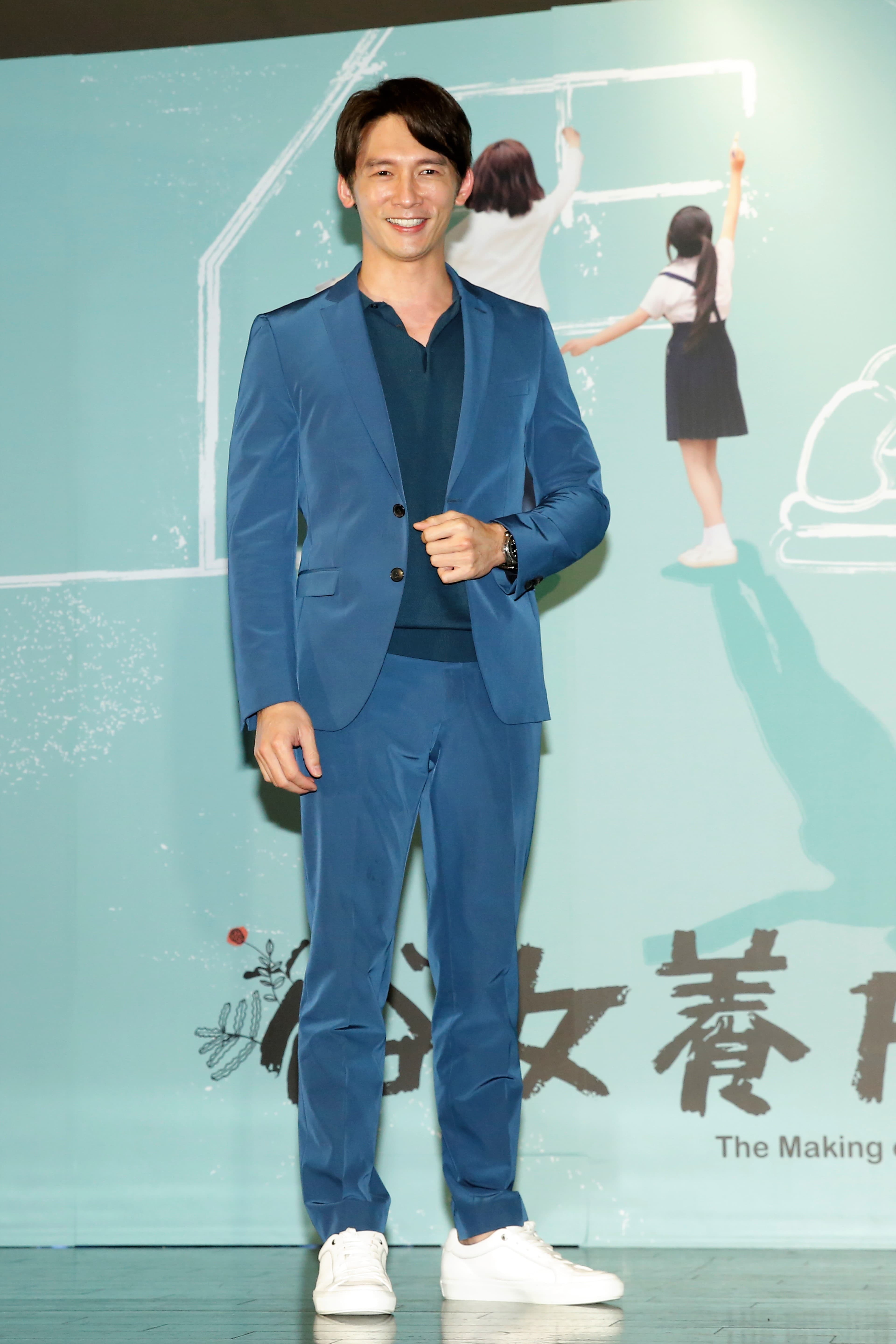 溫昇豪開玩笑表示,謝盈萱頸椎不適起因跟他的床戲太激烈。