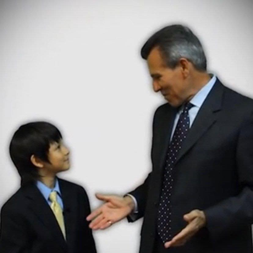 金Samuel在IG更新與爸爸的合照,盡訴思念之情。(翻攝自金Samuel IG)