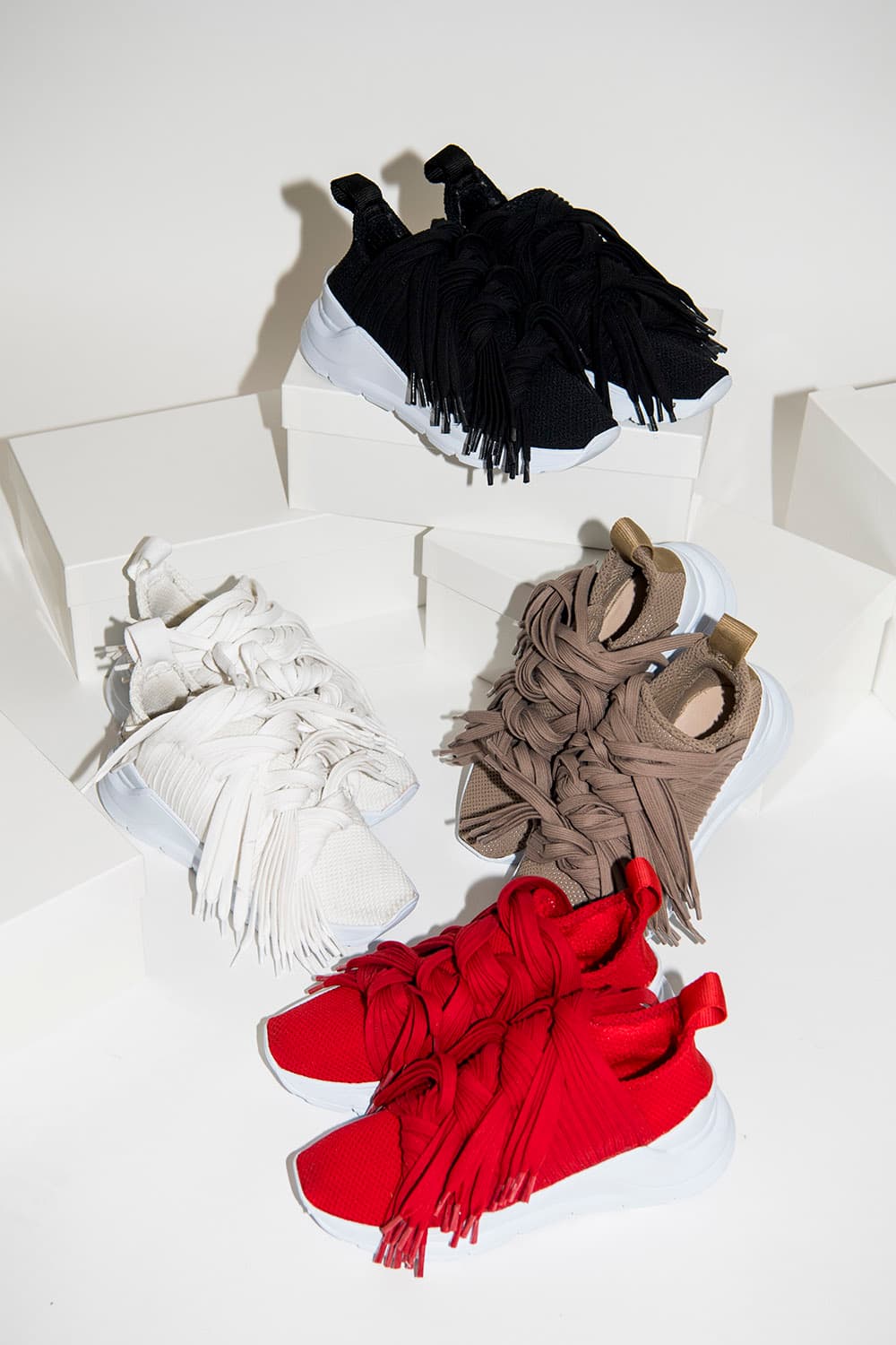 Ports 1961 Lace42有多種單色鞋款。各NT$27,300(MINOSHIN美之心提供)