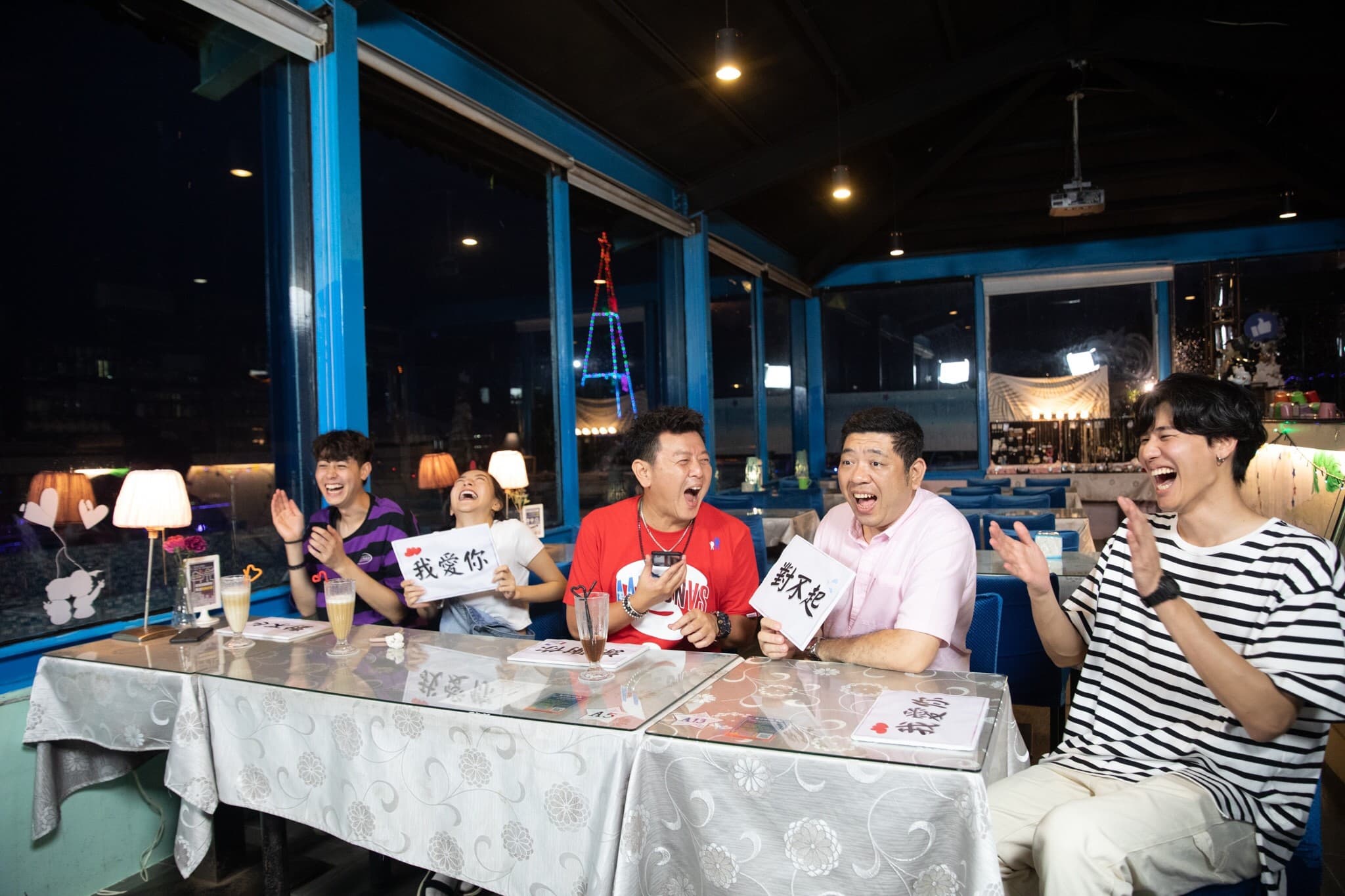 衛視《旅行應援團之一起出發吧》庹宗康、NONO、Teddy、風田及梁凱莉一起暢遊新竹關西。（衛視提供）