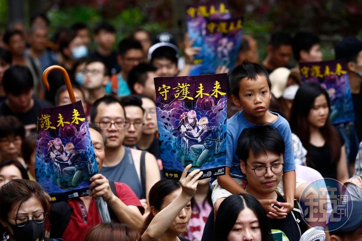 針對林鄭月娥在記者會的說詞,港人大為不滿,在論壇LIHKG炮聲連連。