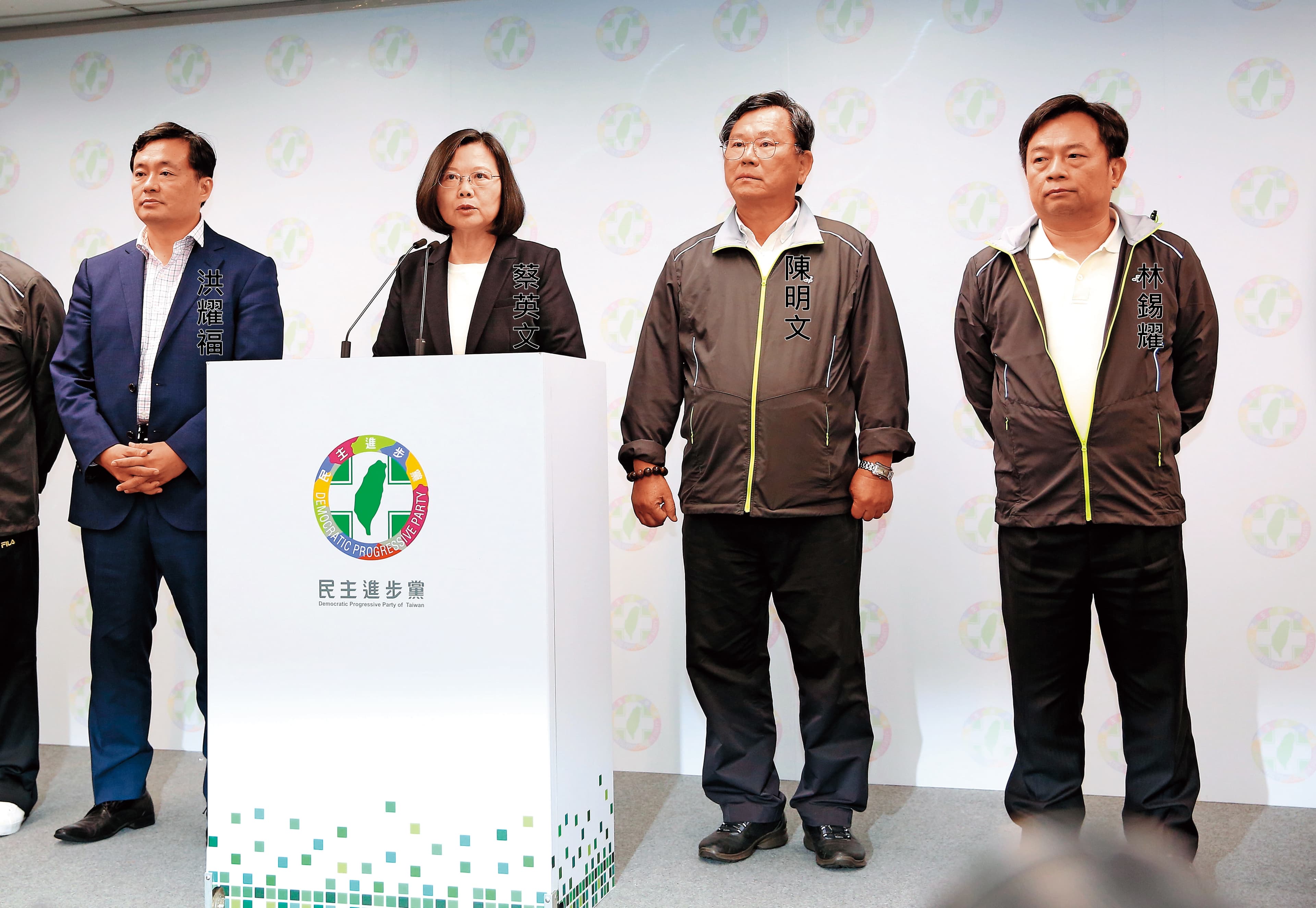 蔡英文競辦總幹事林錫耀、決策委員會召集人洪耀福是主要操盤手。