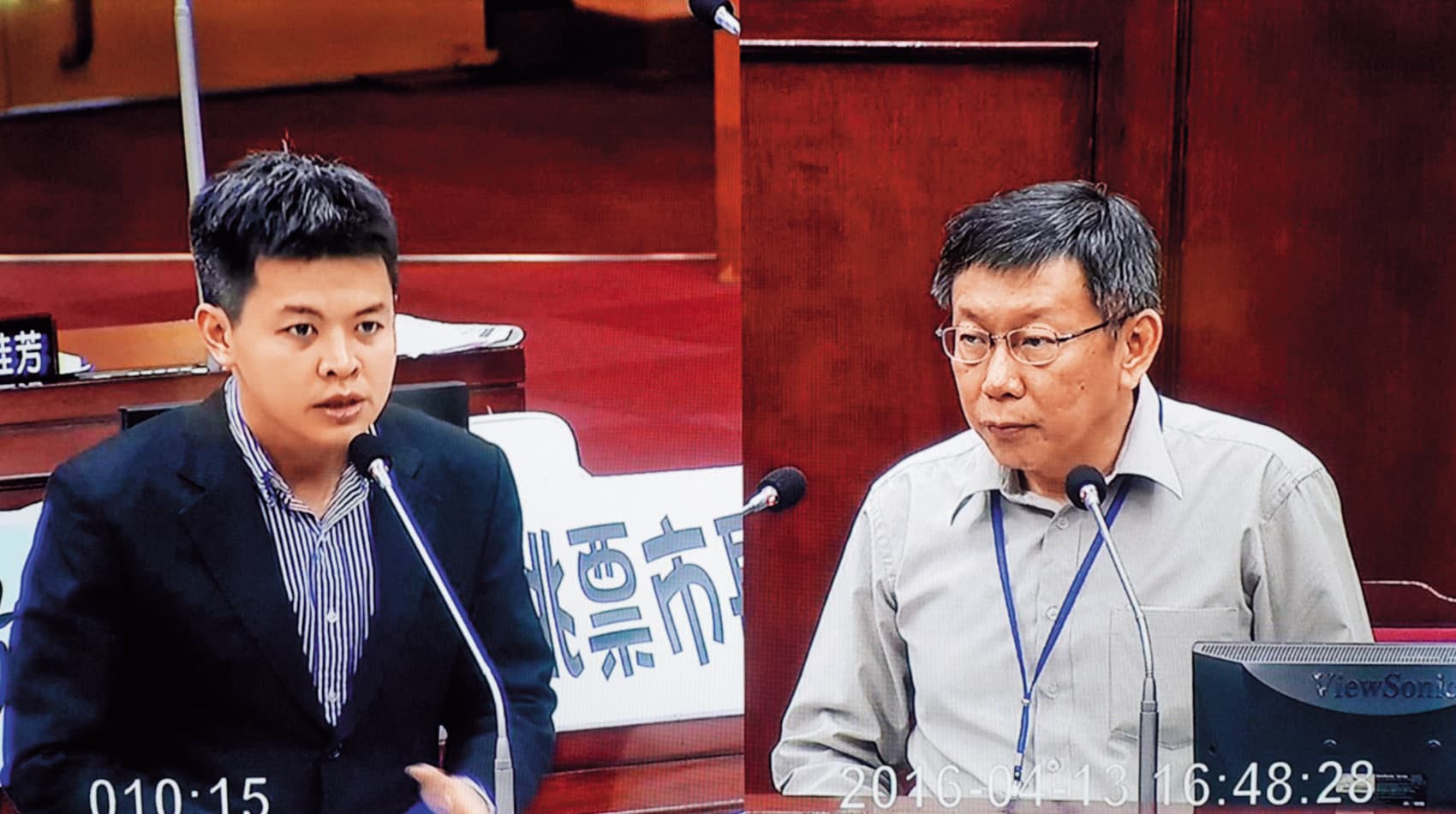 謝維洲(左)競選連任期間,與謝長廷友好的柯文哲(右)曾私下關心過選情,未料謝之後卻反過來打臉柯。(翻攝謝維洲臉書)