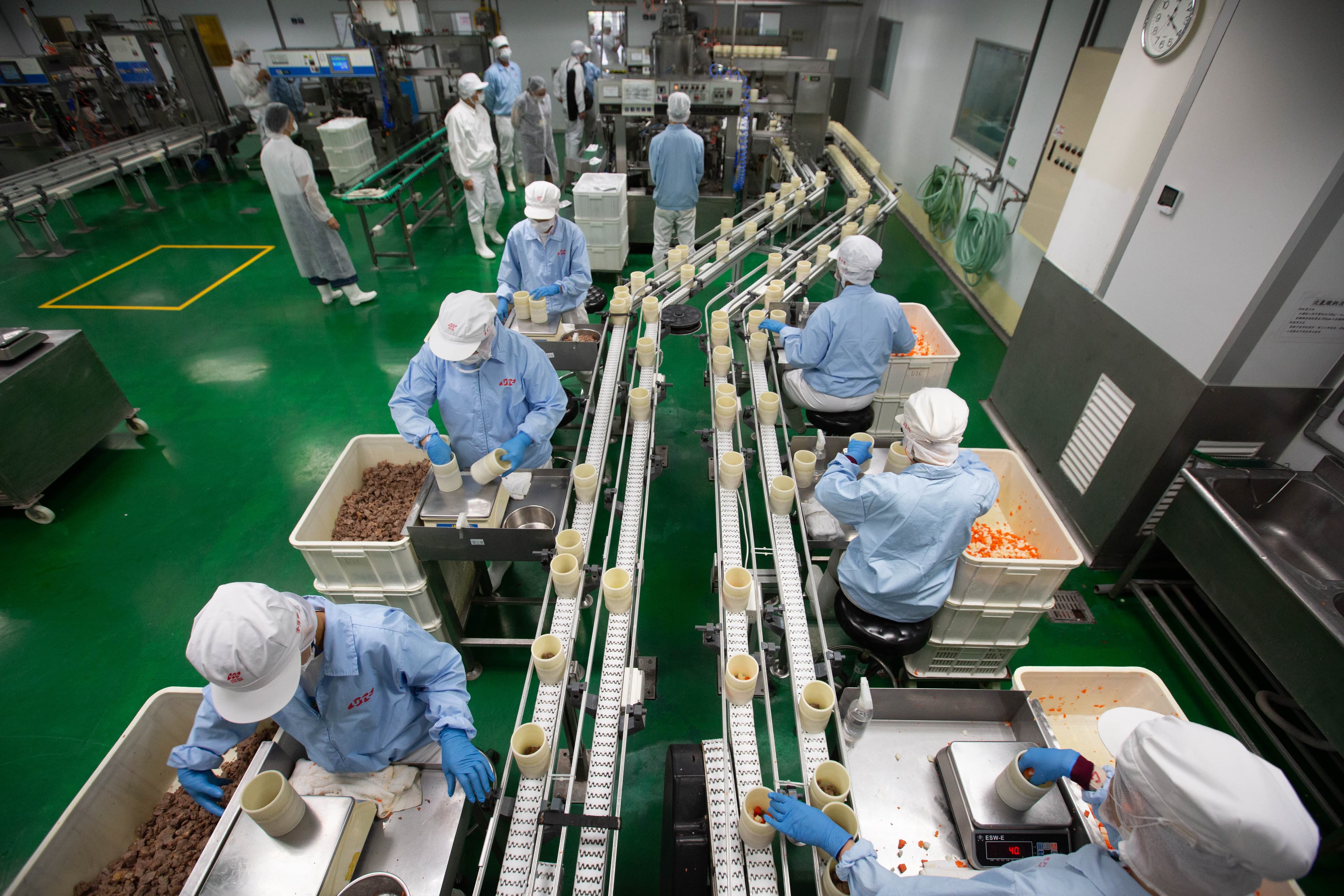 在日本技術授權指導之下，生產咖哩調理食品也是聯夏的強項。