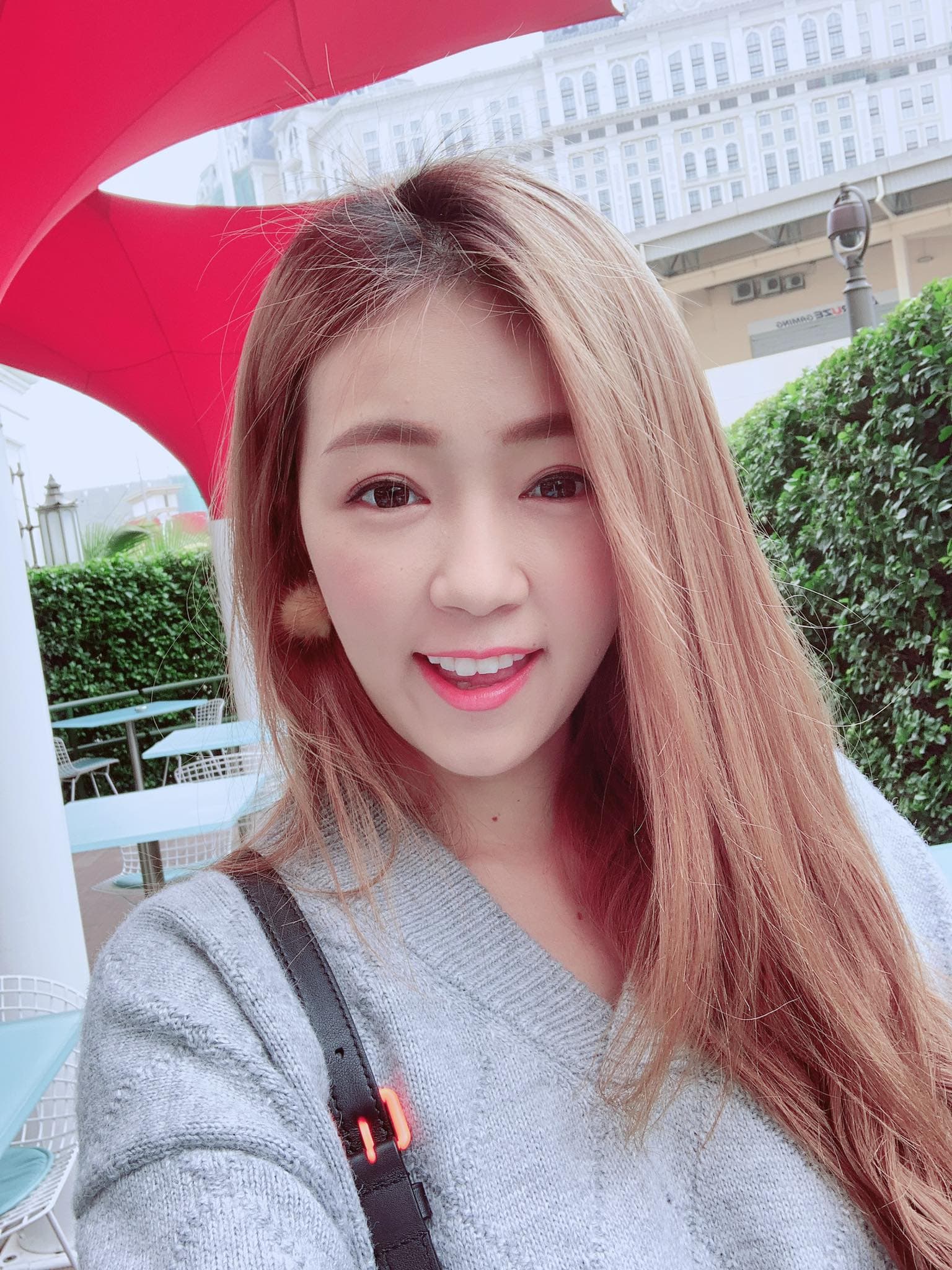 丫頭有次上節目挑戰都市傳說,她在完成挑戰正要宣布沒有鬼時,脖子卻有被人抓住的感覺,把她嚇得話都說不清楚。(翻攝自丫頭臉書)