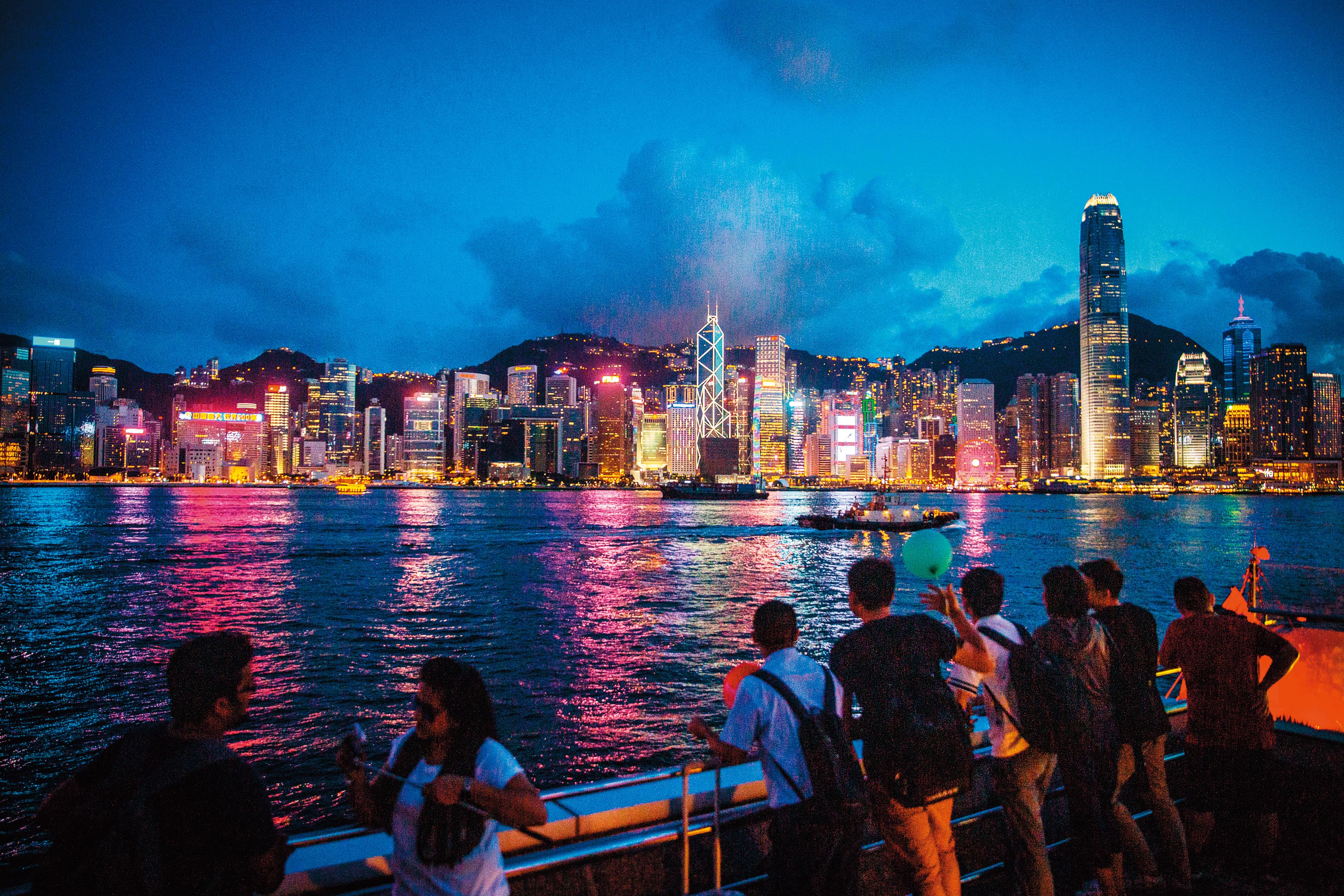吳振富日前帶家人赴香港旅行,卻請女助理幫他找旅行社及規劃行程。