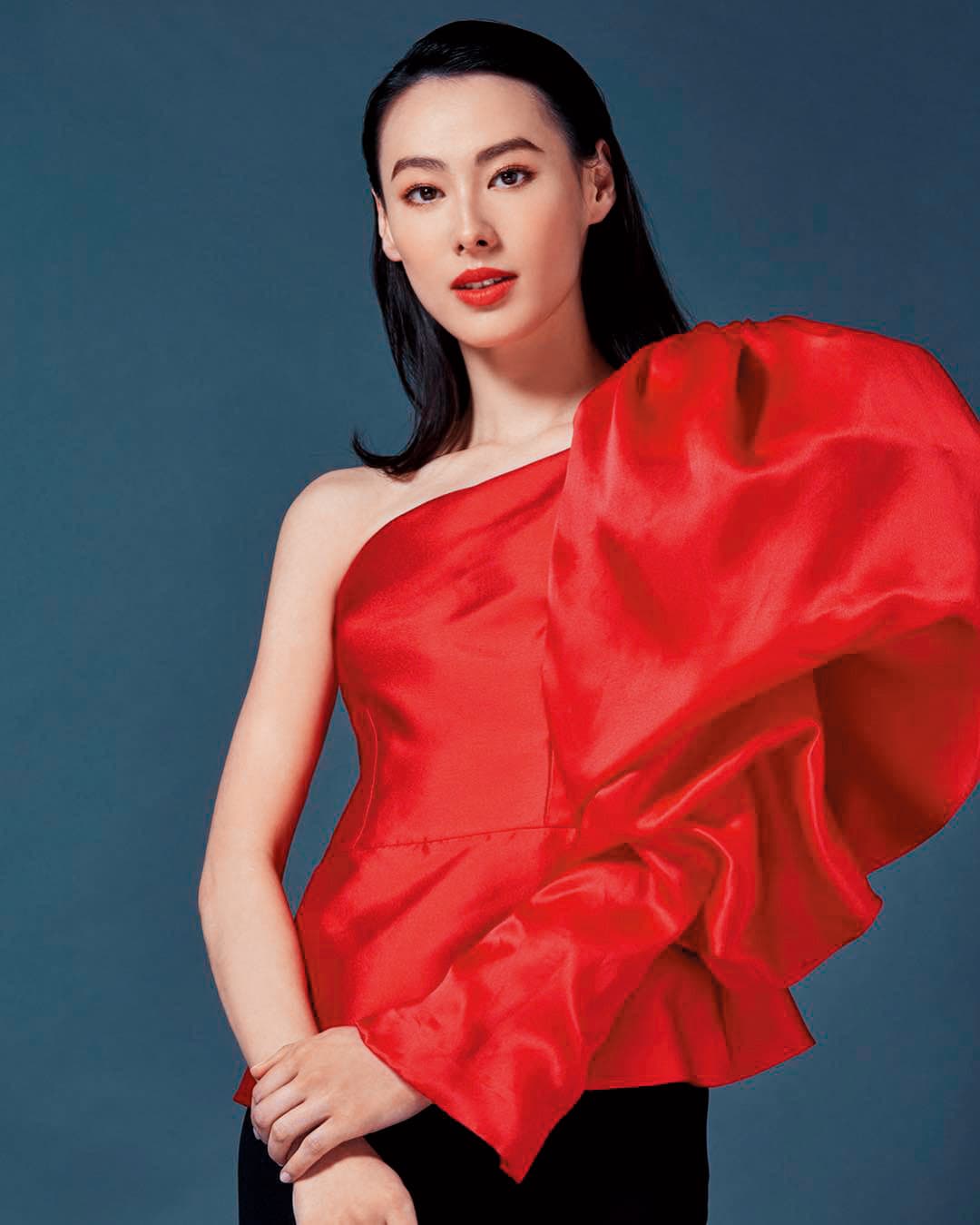 梁洛施撫養孩子,偶爾也有演藝作品,外傳她拿了19億贍養費,但本人澄清沒這回事。(翻攝梁洛施IG)