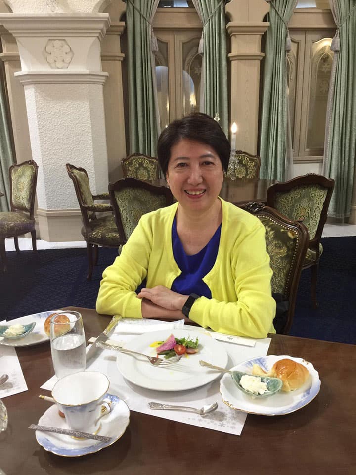 財經作家林奇芬指出,越早體驗金融市場風險,就能掌握多次財富倍增的機會。(翻攝林奇芬致富俱樂部臉書)