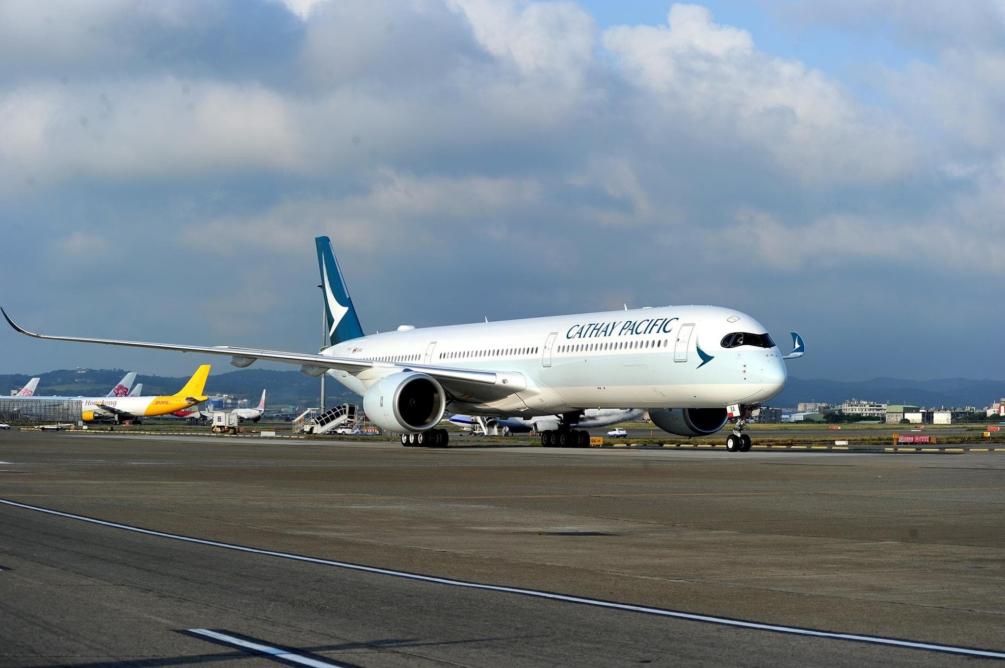 國泰航空在反送中運動中衝擊相當大,上到行政總裁、下到機師和地勤,有不少人事調動,傳出還有一波清理。(翻攝國泰航空臉書)