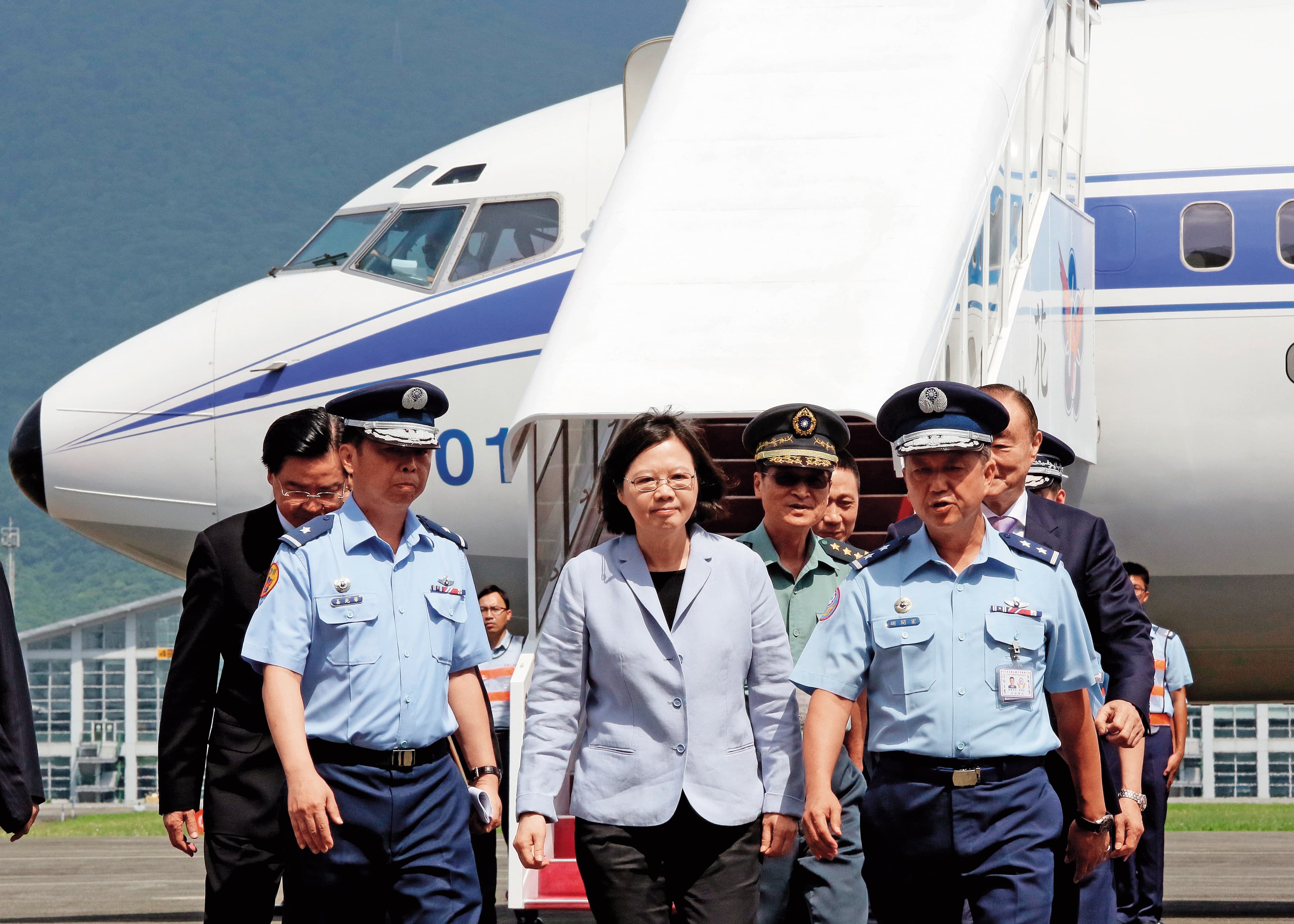 蔡英文近期出訪爆出機邊交易免稅菸,後續追查發現從馬政府時期就有了。