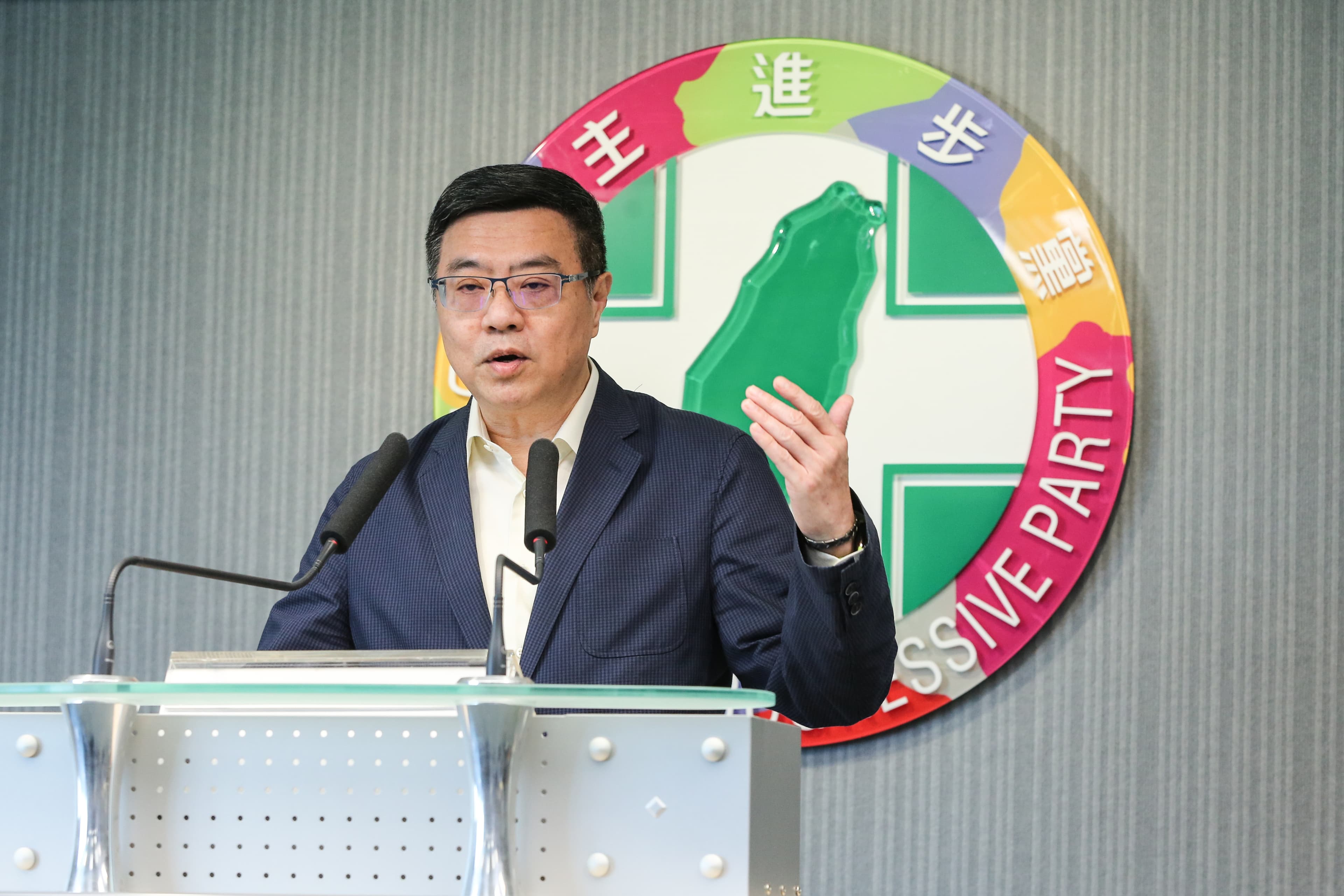 民進黨主席卓榮泰對立委徵召程序進行說明。