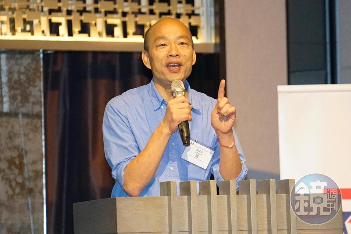 韓國瑜日前演講大量的中英夾雜,被網友戲稱是「晶晶體」上身。